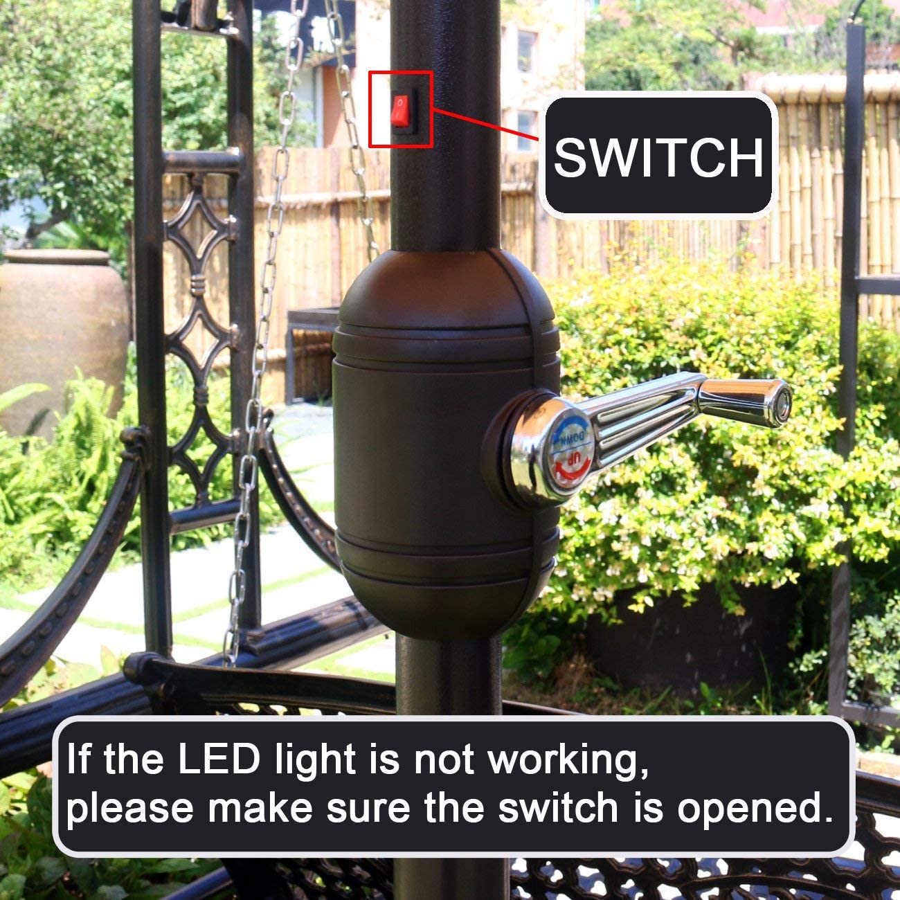 Sombrilla con luz LED solar, Sunnyglade para Patio y Jardín hasta 6 horas de luz. Color Verde