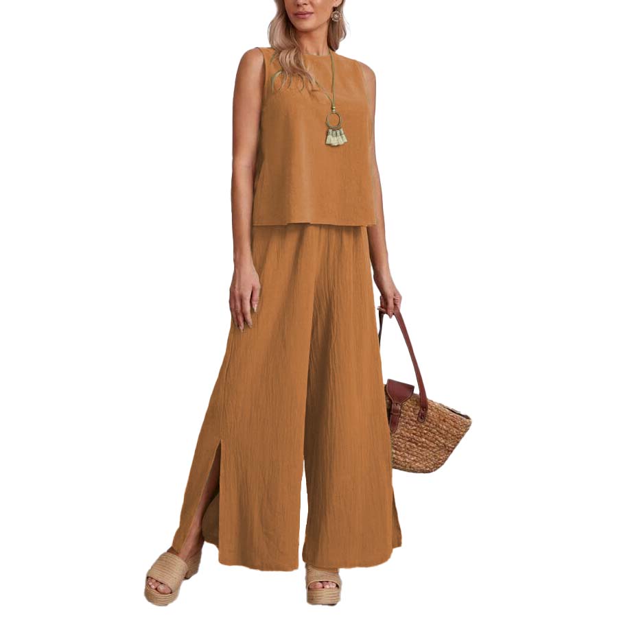 Conjunto de pantalon holgado con aberturas y blusa sin mangas