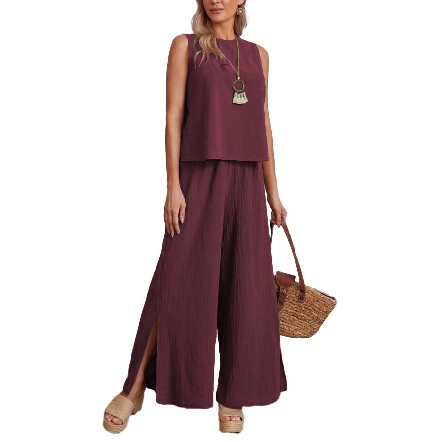 Conjunto de pantalon holgado con aberturas y blusa sin mangas