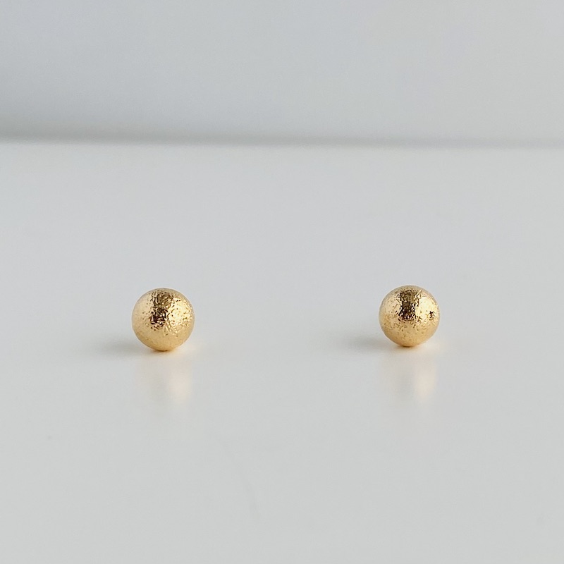 Aretes Bolitas Básicas-Baño de Oro 18K-Dorado