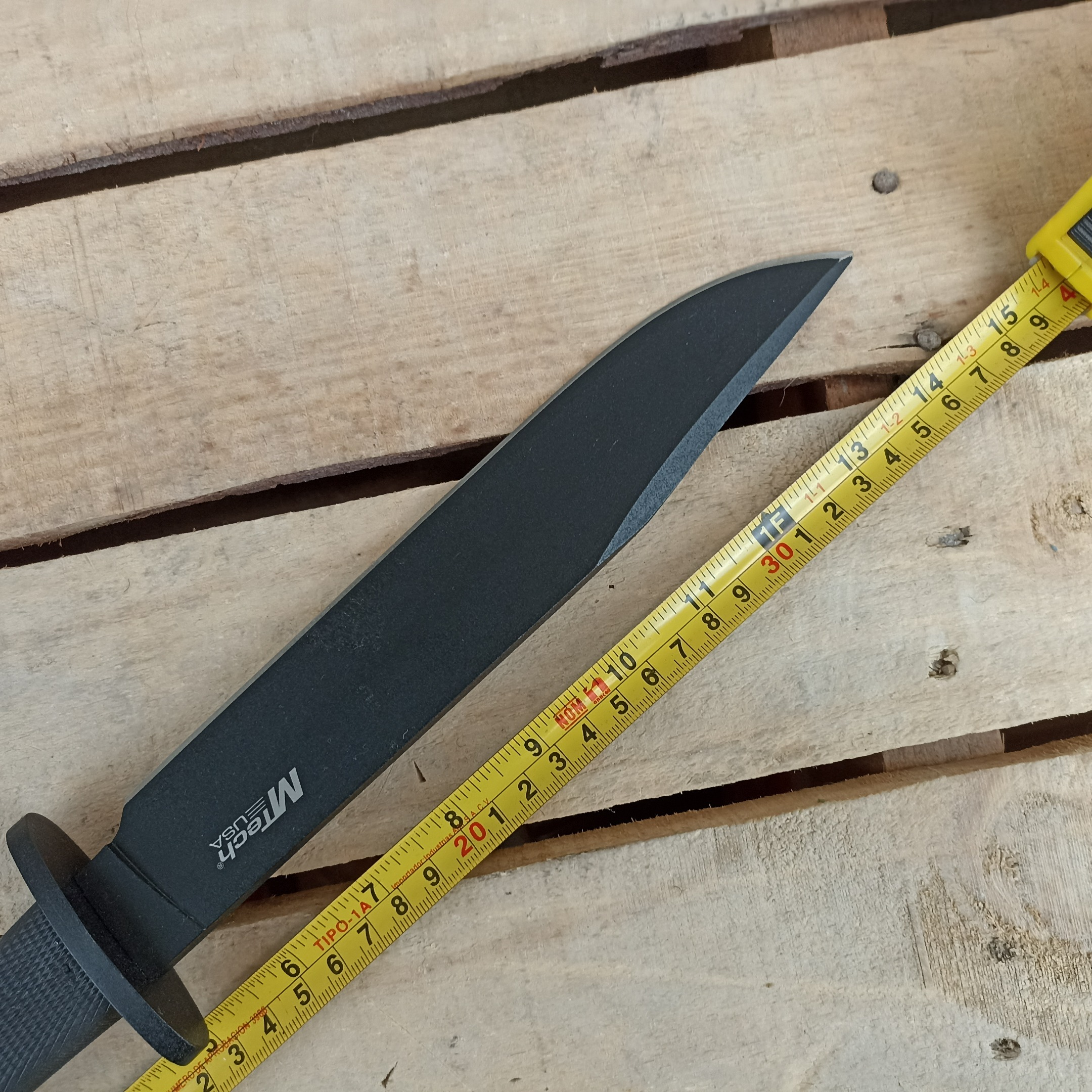 Cuchillo Grande MT-151