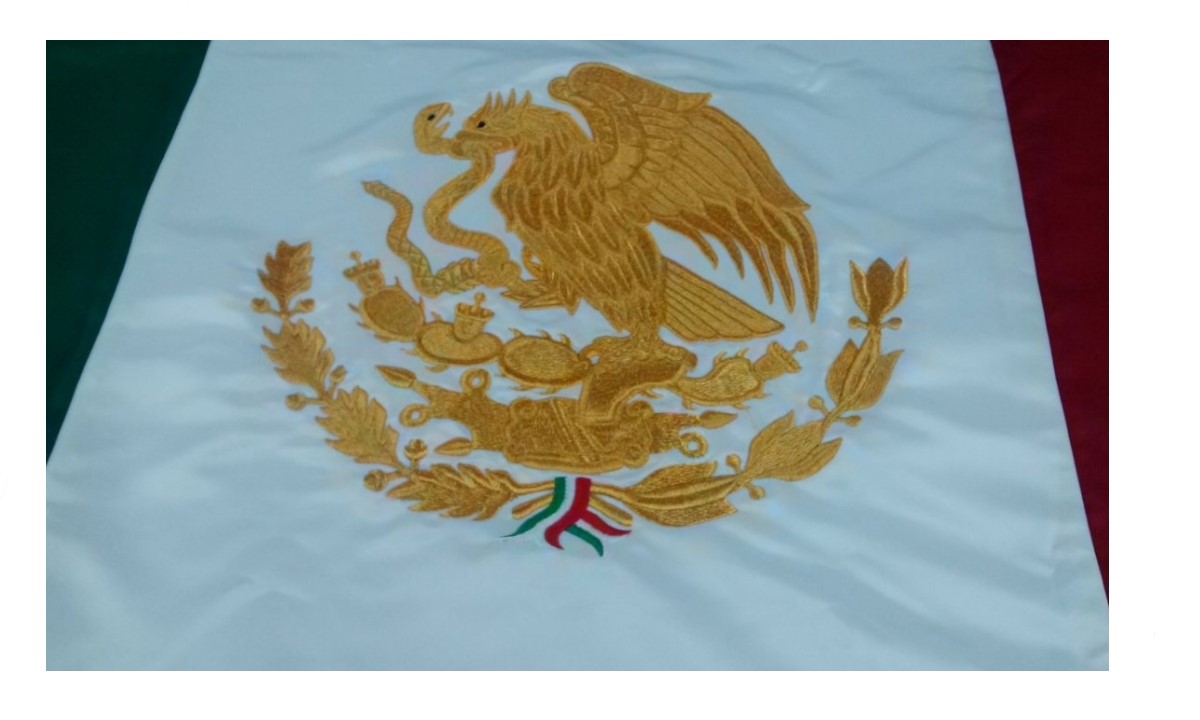 Bandera de mexico doble tela de razo para escritorio escudo bordado en dorados