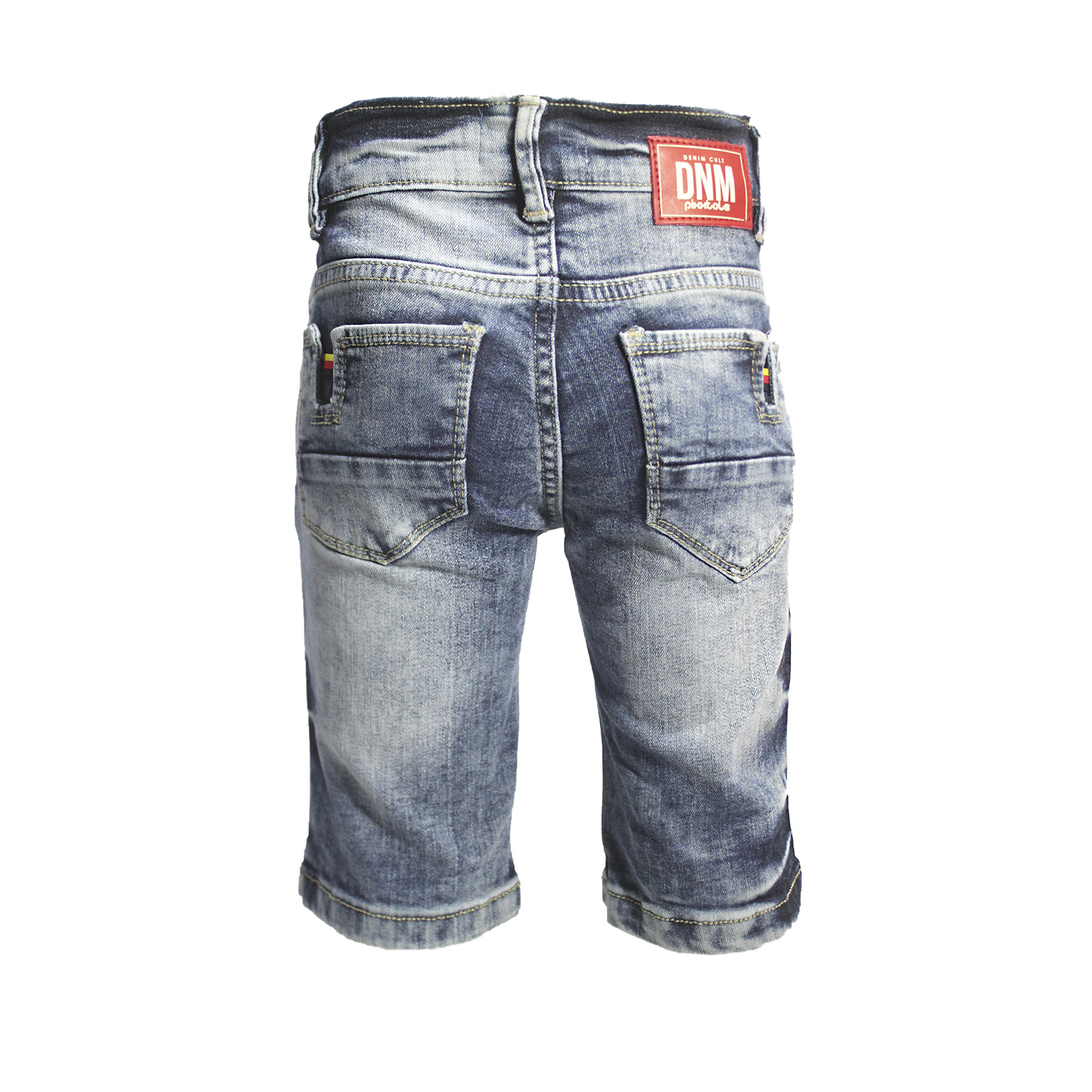 Bermuda mezclilla strech, con detalle en bolsas traseras y destrucción al frente pixxtols CB018