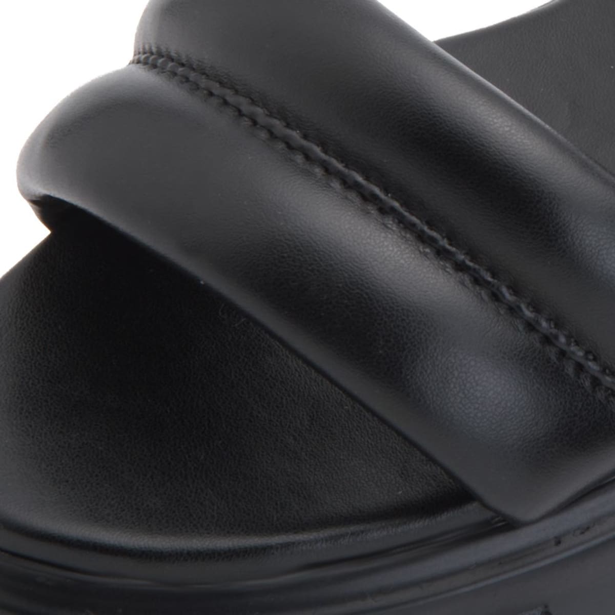 Sandalias casuales marca Sao Paulo, color negro, con suela track y tacón bajo, mod. 1019508