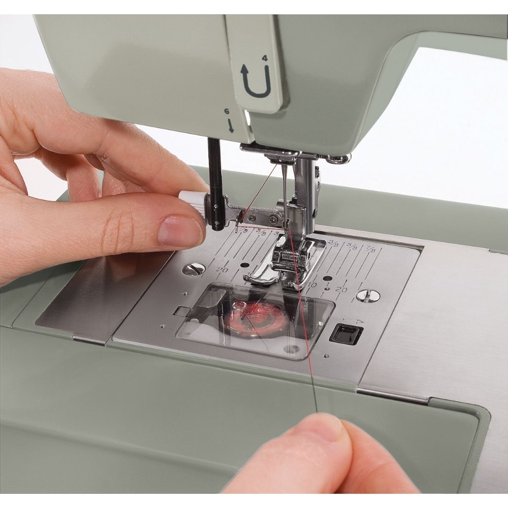 Maquina de coser mecánica heavy duty marca Singer