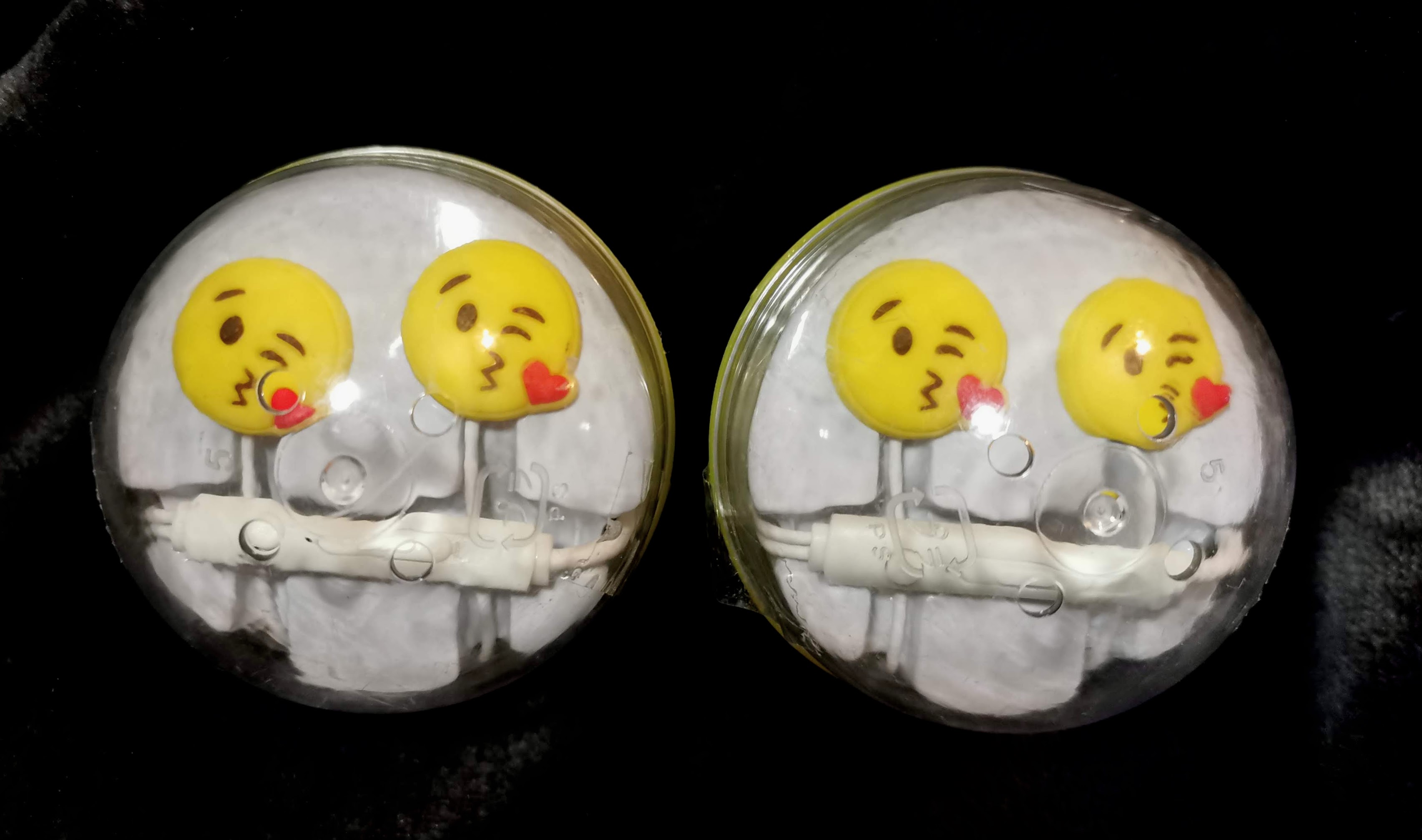 AUDIFONOS CON DIF FORMAS DE EMOTICONS