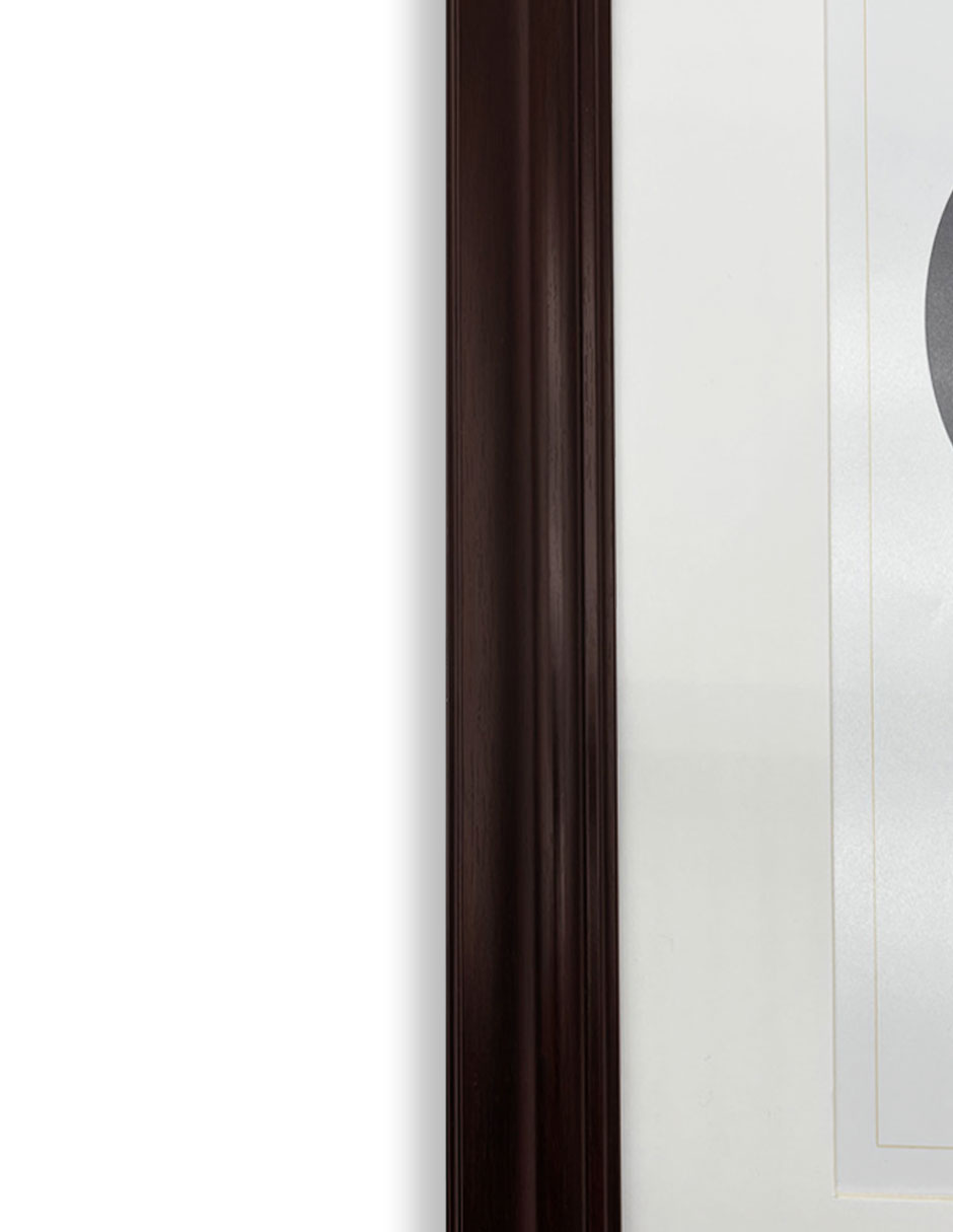 Marco para Titulo Profesional PASPARTU FRAMES  Color Caoba con cristal y Marialuisa Blanca 28x38 cm