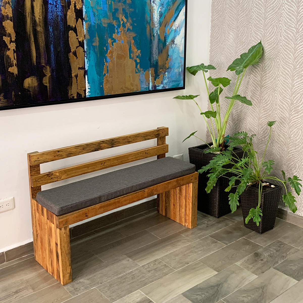 Banca de Jardín con Respaldo y Cojín, Estilo Vintage, para Interior ó Exterior. Muy Resistente y Durable.