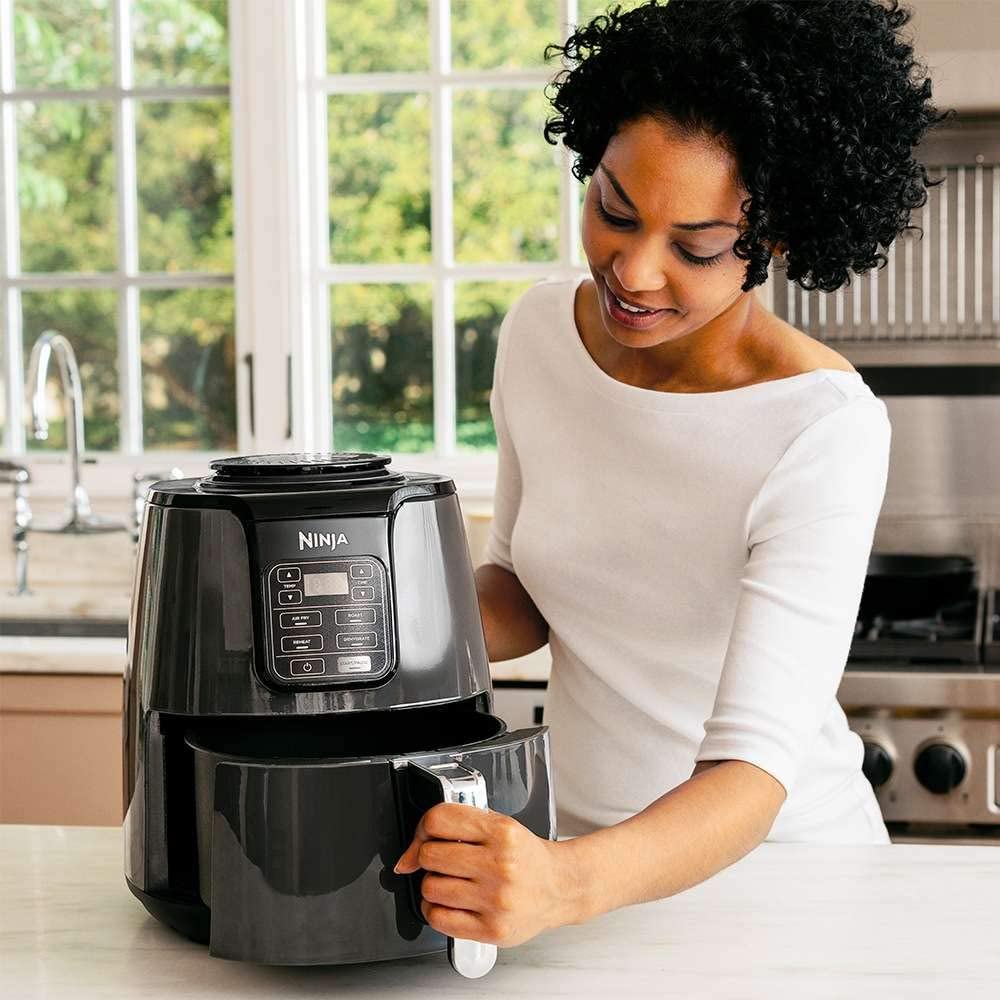 Ninja Freidora de Aire Ninja AirFryer Frie Asa Deshidrata y Recalienta AF101 Reacondicionado