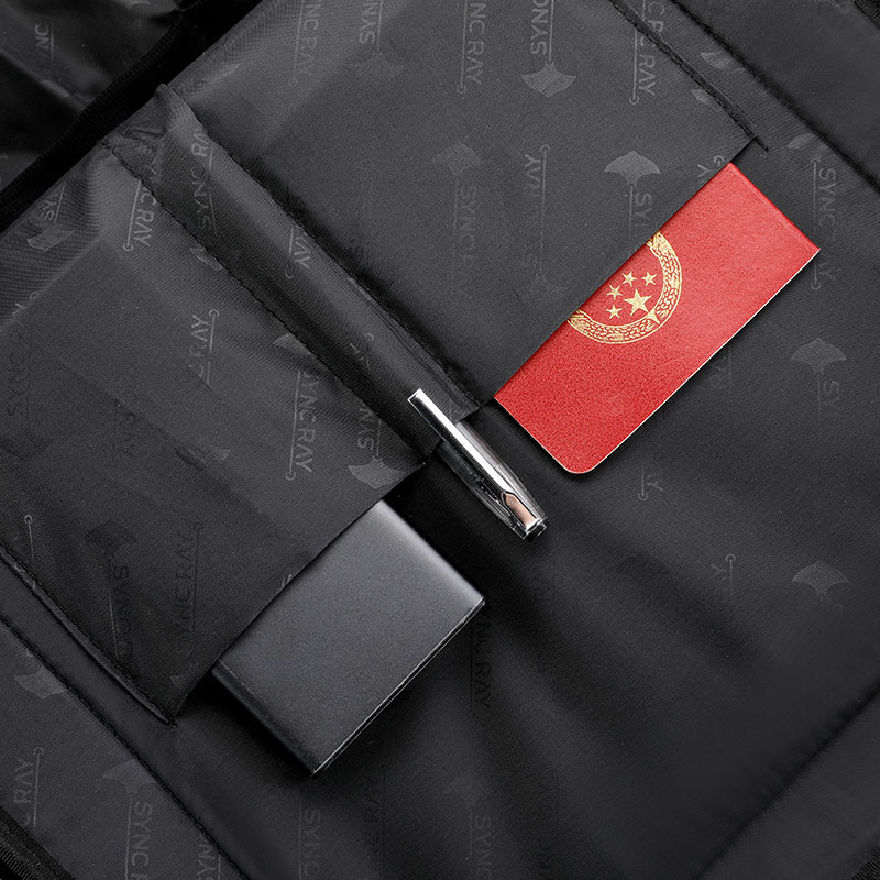 Sync Ray SR-BK02 Mochila para Laptop hasta  15,6 pulgadas con puerto de carga usb 3.0 puerto para audifonos , anti sudor ideal para escuela o viaje con tira trasera para sostener en equipaje color negro.