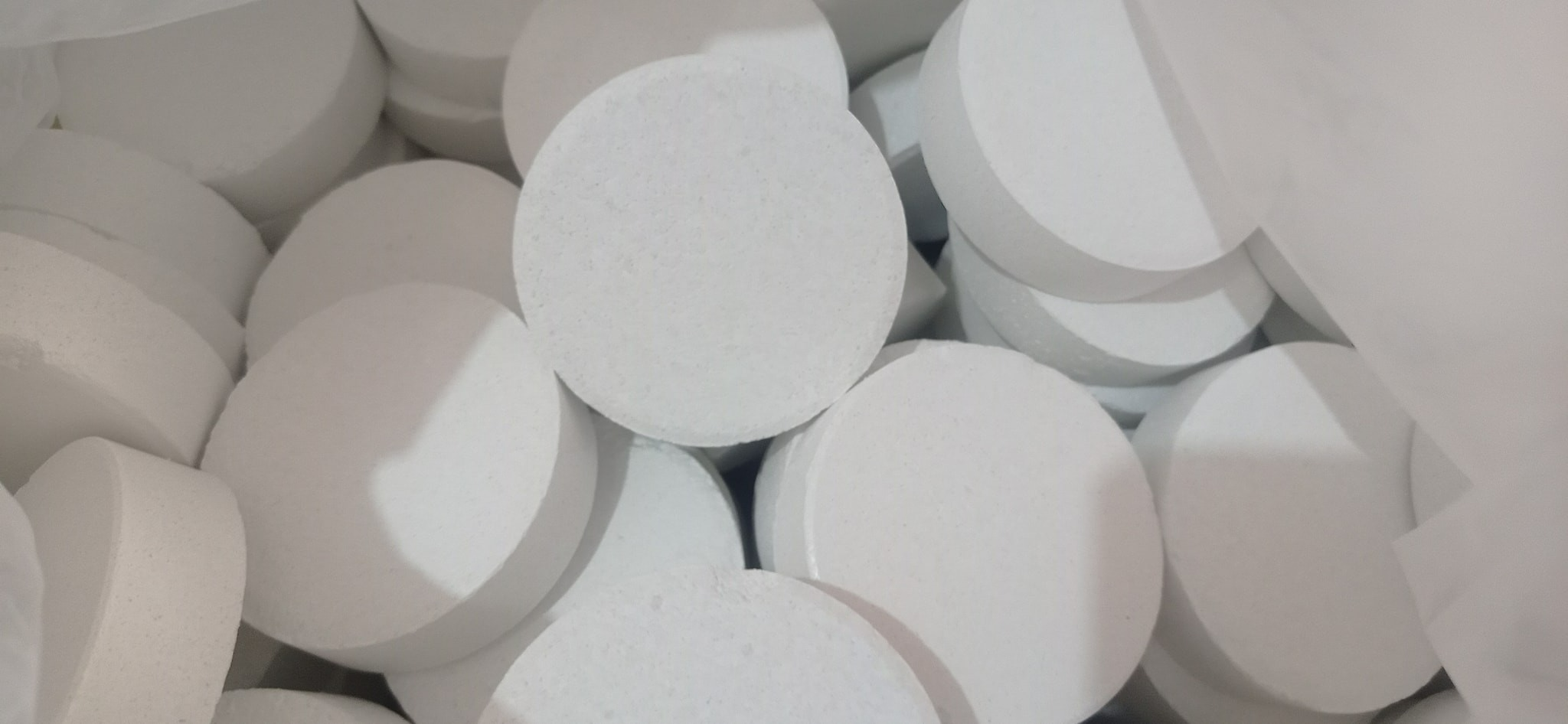 PASTILLAS CLORO PARA ALBERCA 3 PULGADAS HIPOCLORITO DE CALCIO 4 KGS