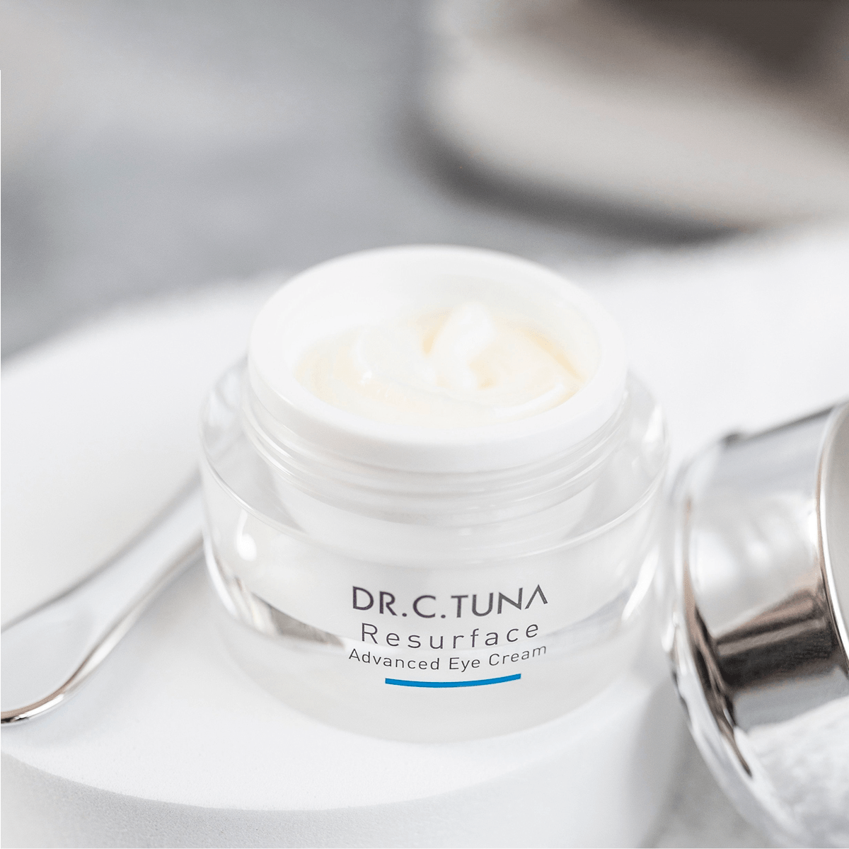 Crema Para Hidratar E Iluminar El Contorno De Los Ojos Dr Tuna Crema Anti Edad Farmasi