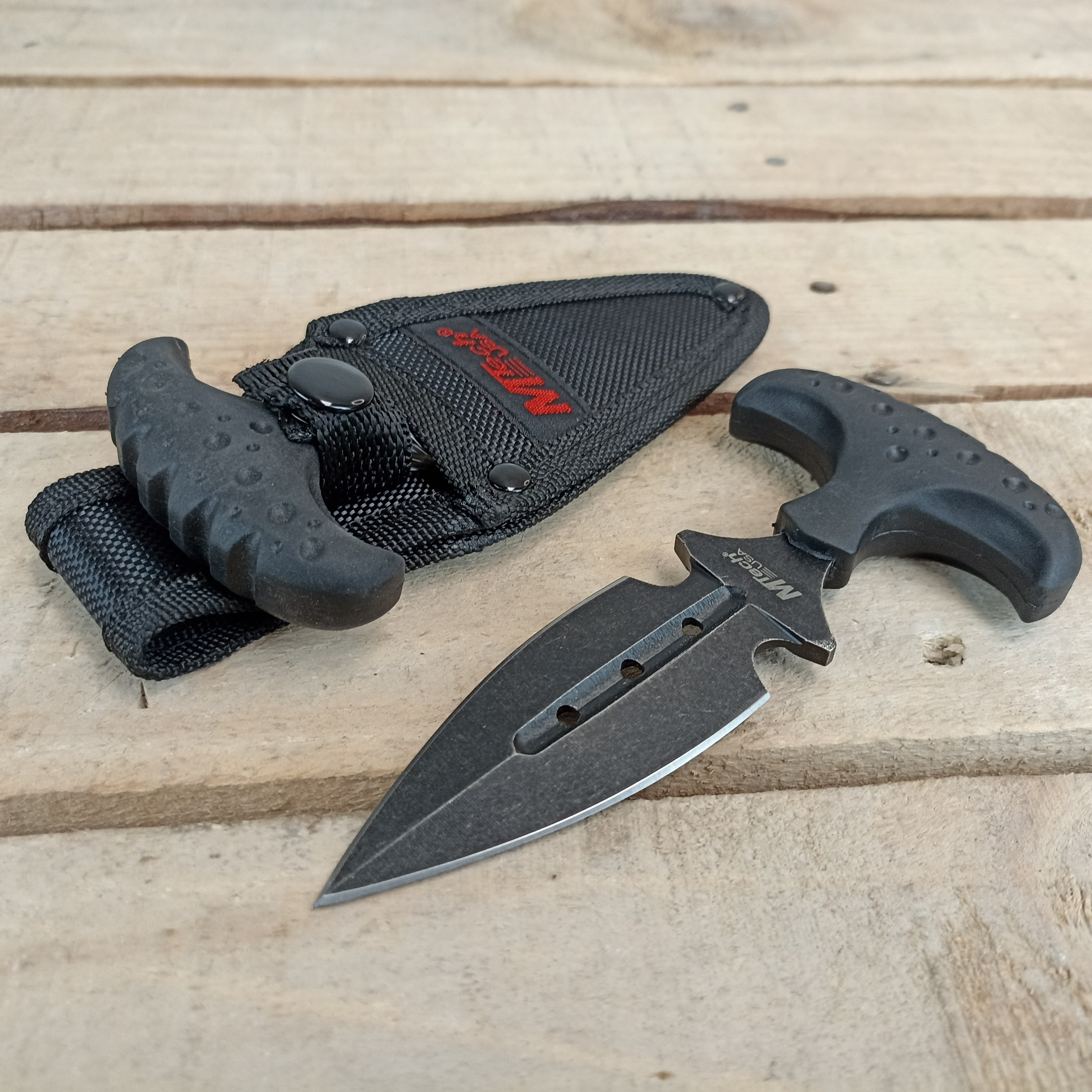Cuchillo full tang pequeña MT-20-41BK
