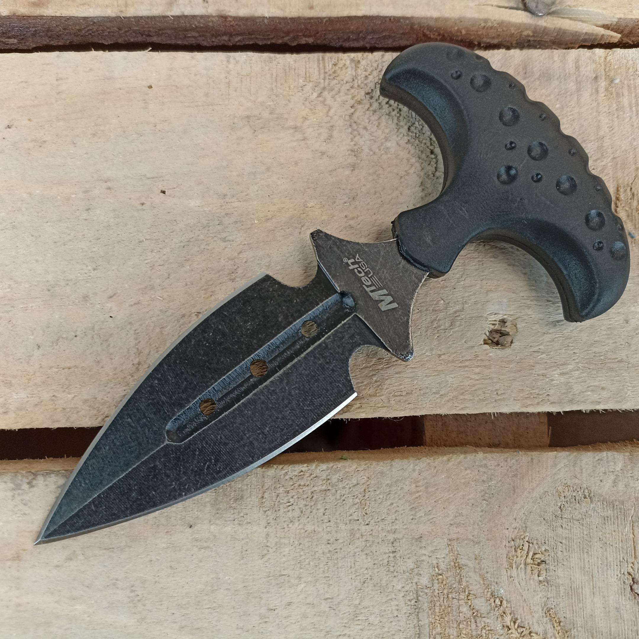 Cuchillo full tang pequeña MT-20-41BK