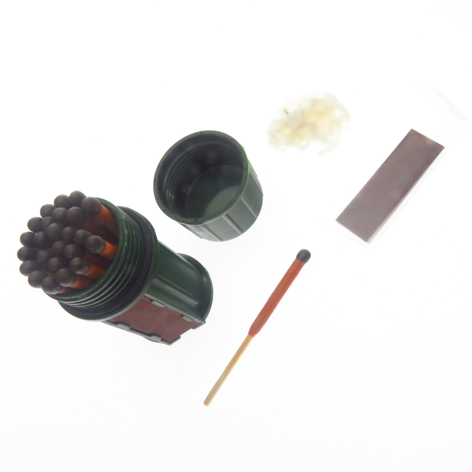 Uco00032 Uco Cerillos A Prueba De Tormentas Con Conetenedor