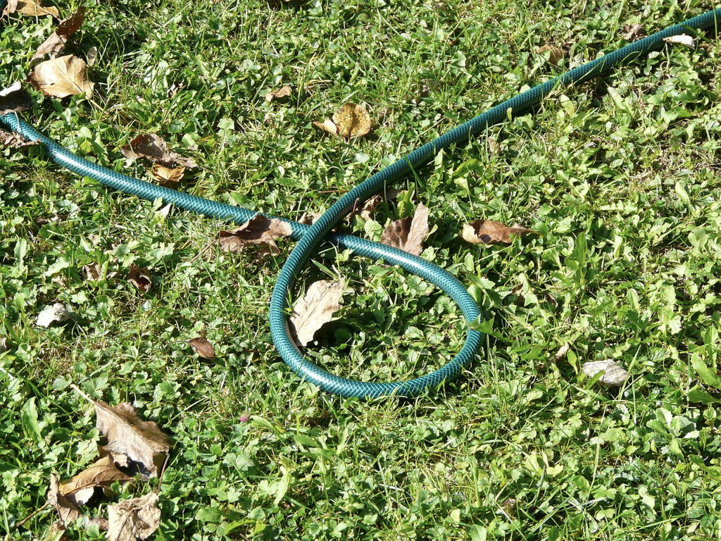Rollo De Manguera Jardín Tricapa 1/2 15 Metros Marca Aqa