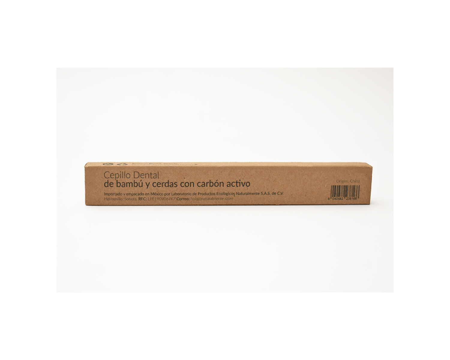 CEPILLO DENTAL DE BAMBÚ (EN CAJA DE CARTÓN RECICLADO) CERDAS CON CARBÓN ACTIVADO 3 PIEZA