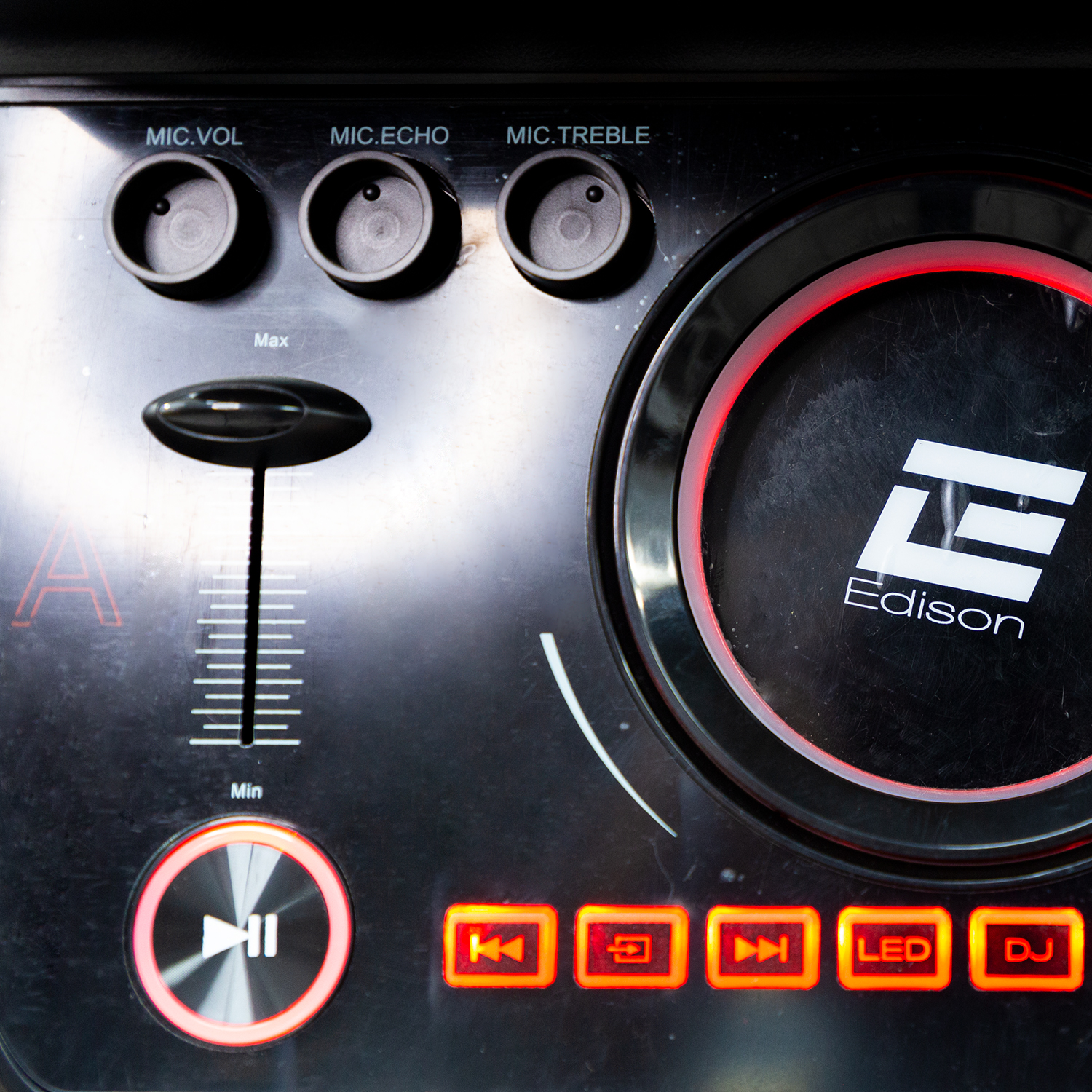 Bocina Smart DJ Fiesta Speaker 1500W Mezclador 2 Entradas