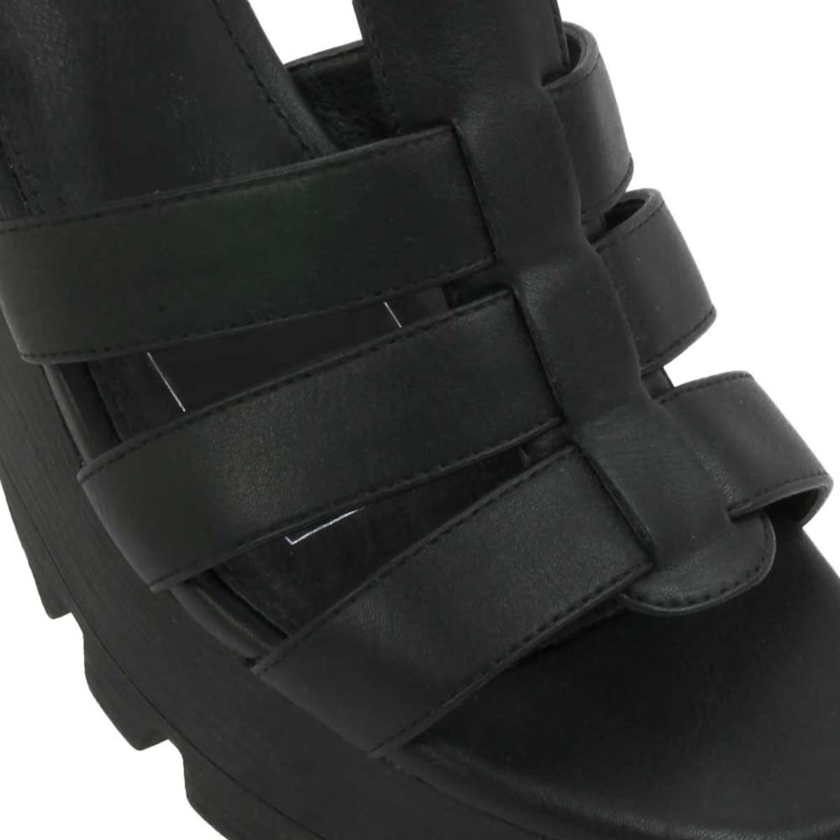 Sandalia casual Belinda Peregrin, color negro, con plataforma y tacón medio, mod. 1006027