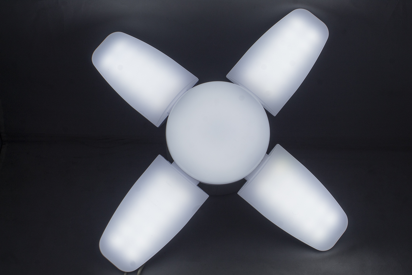 Foco Led Tipo Ventilador 55w 4 Aspas Luz Blanca Opaco
