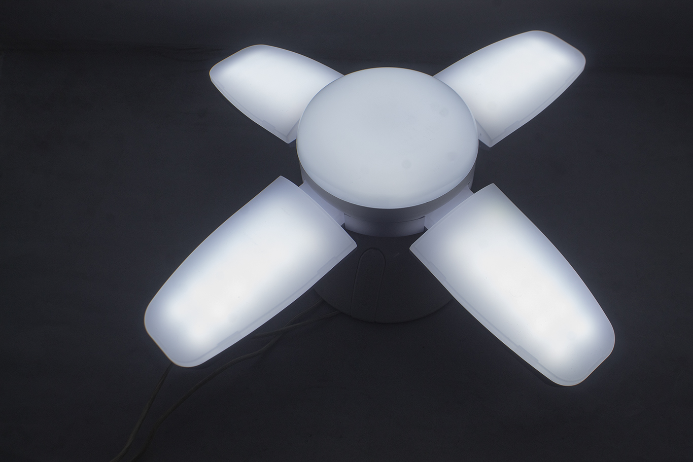 Foco Led Tipo Ventilador 55w 4 Aspas Luz Blanca Opaco