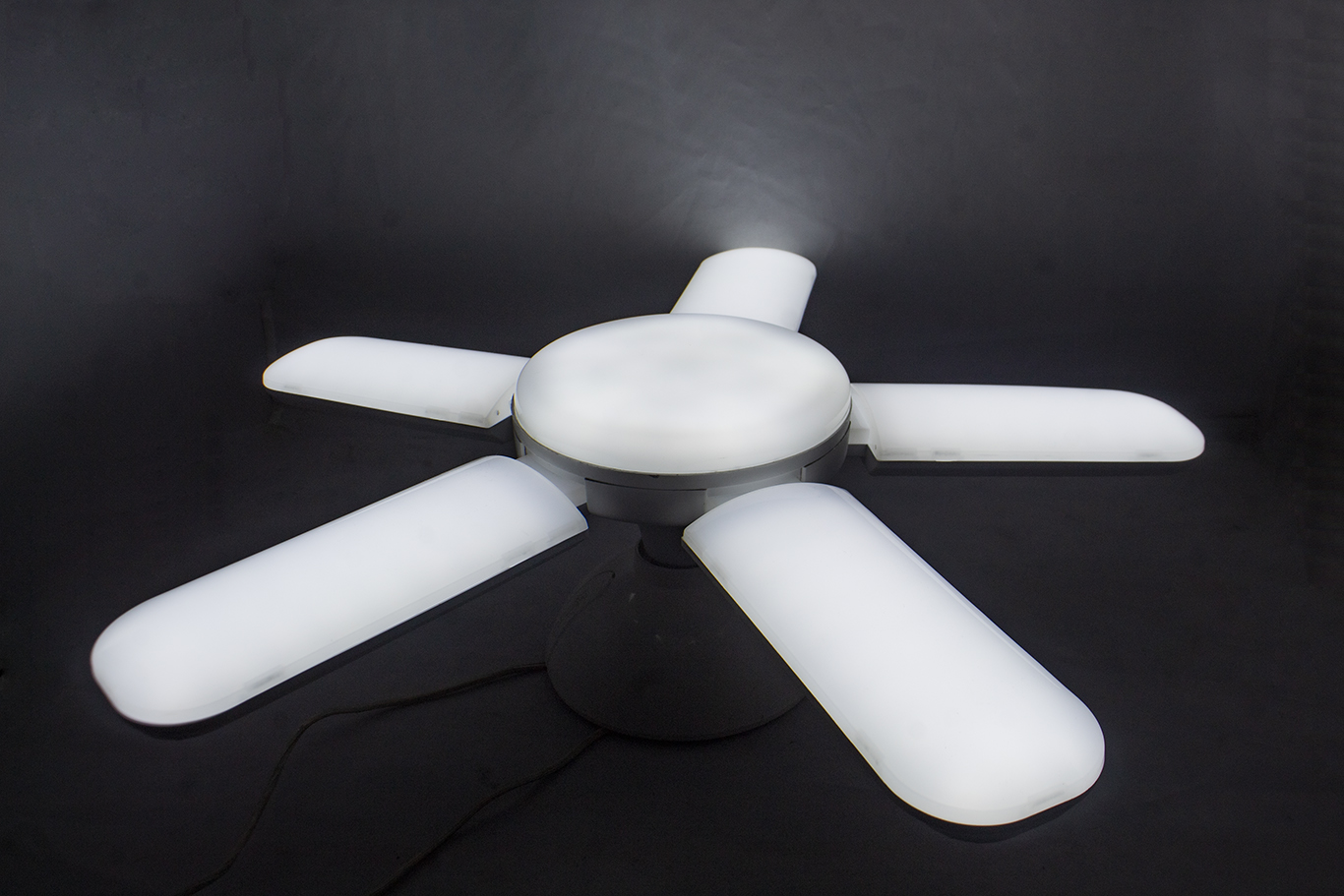 Foco Led Tipo Ventilador 65w 5 Aspas Luz Blanca Ajustable