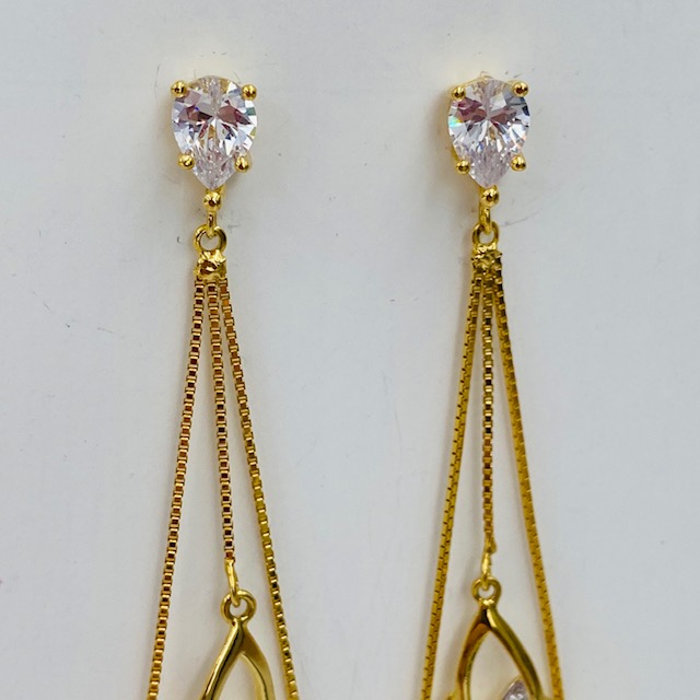 Aretes Largos Fiesta- Baño de Oro 18K- Dorado