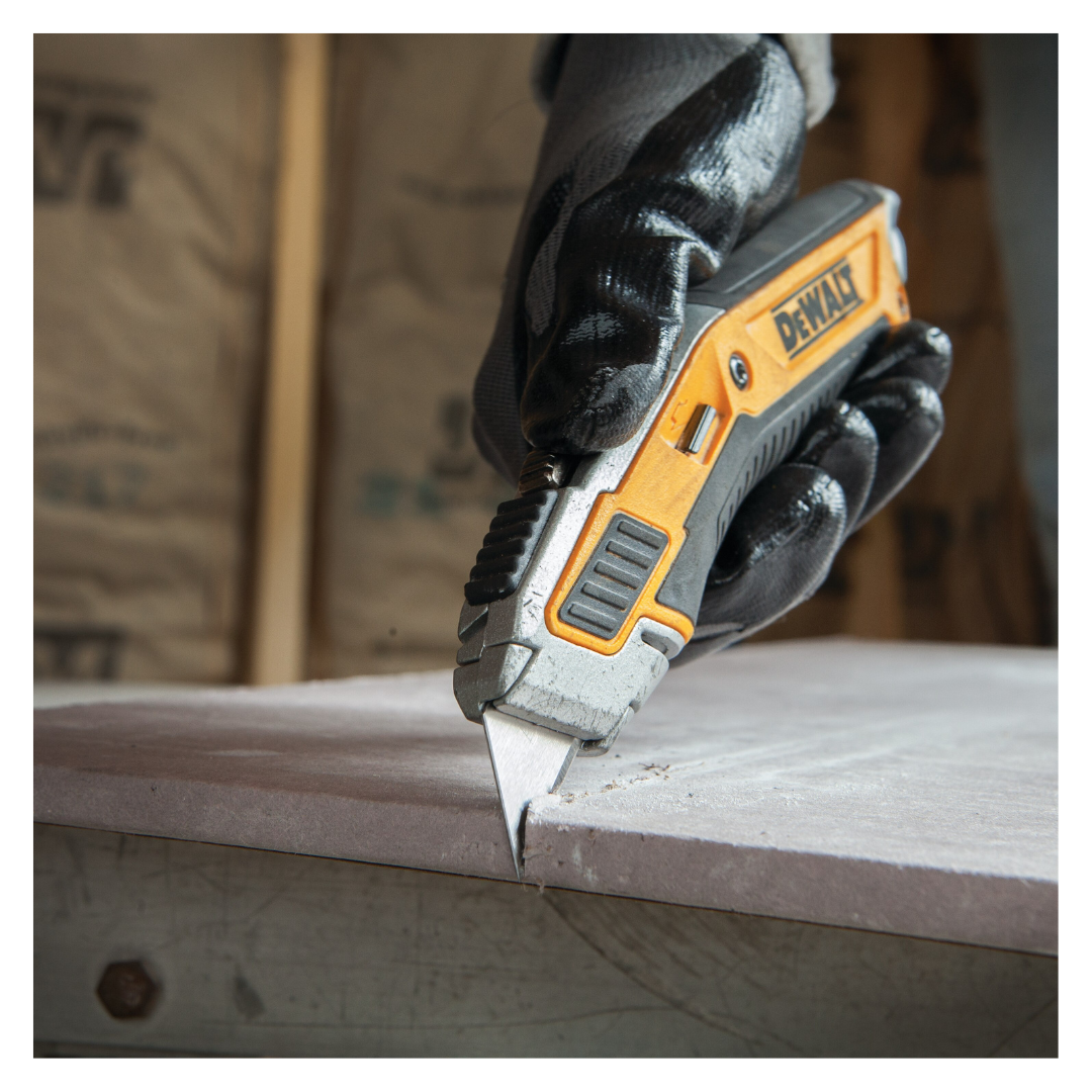 Navaja Retractil Mango Bimaterial Premium Dewalt Dwht10295