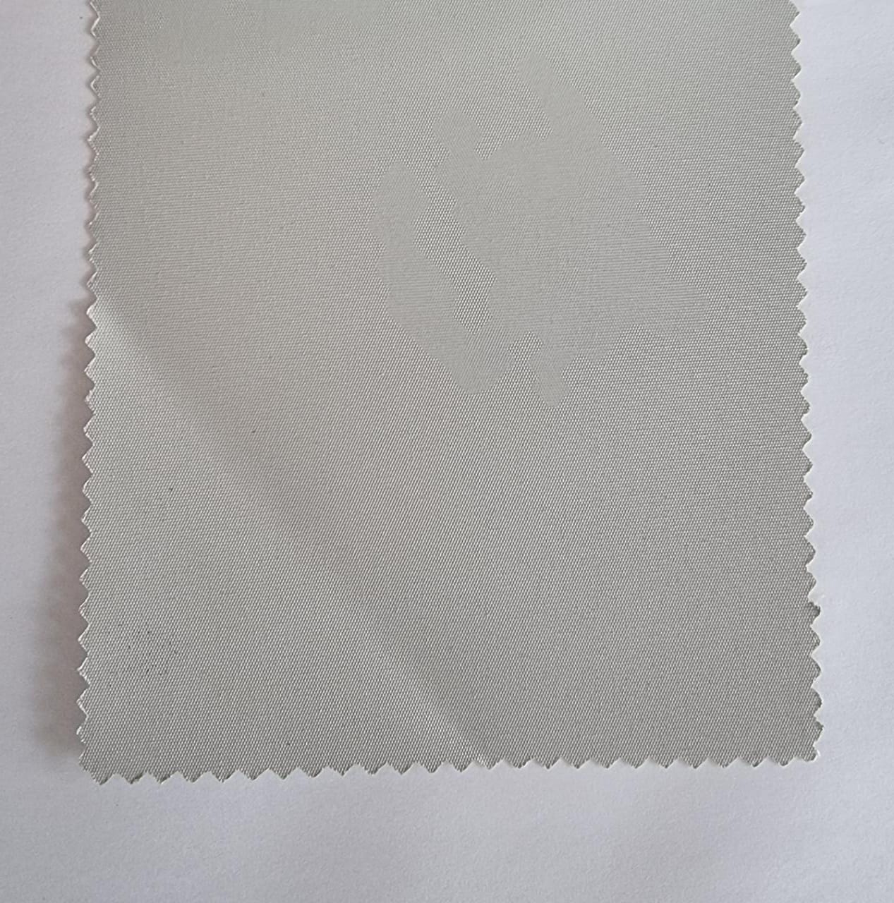 Persiana Enrollable Blackout SILVER. MEDIDA 1.20 ancho x 2.00 alto