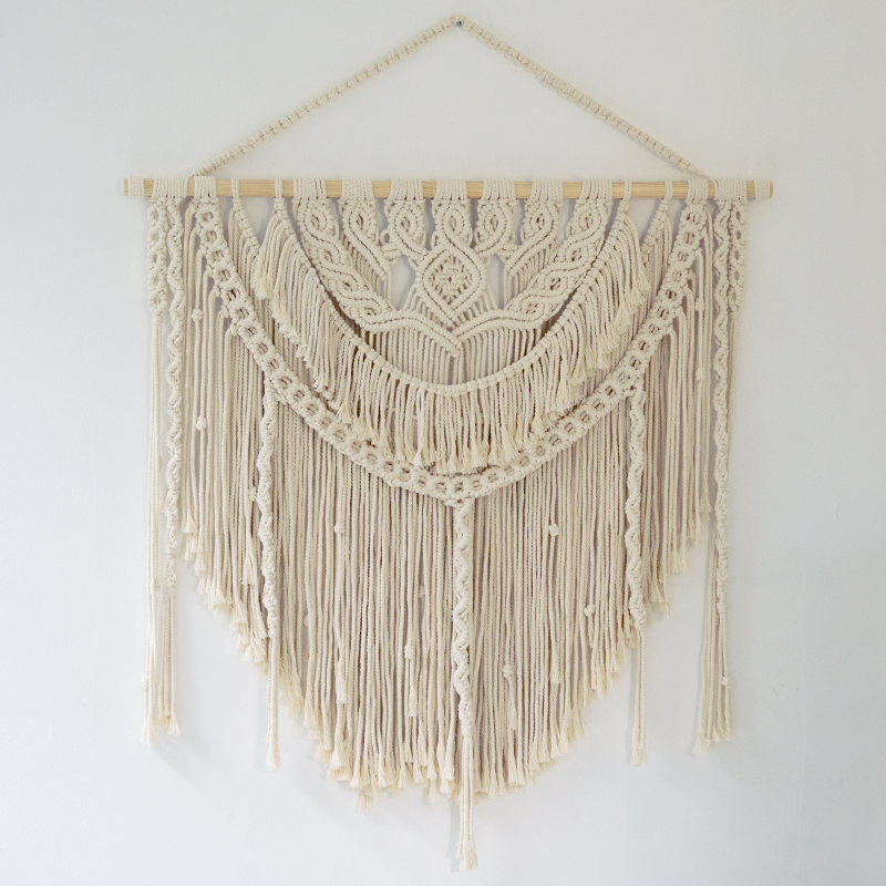 Tapiz de Macramé Grande Pindeli Poli Hecho a Mano, Modelo Abril Color Beige