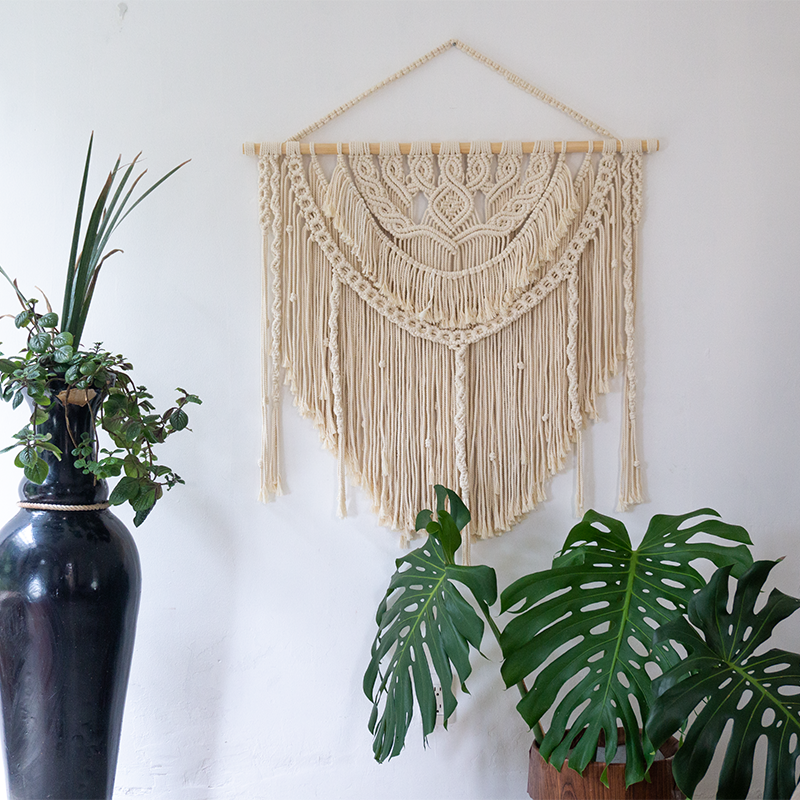 Tapiz de Macramé Grande Pindeli Poli Hecho a Mano, Modelo Abril Color Beige