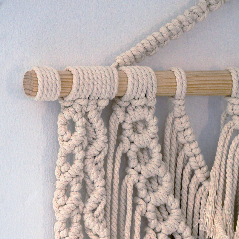 Tapiz de Macramé Grande Pindeli Poli Hecho a Mano, Modelo Abril Color Beige