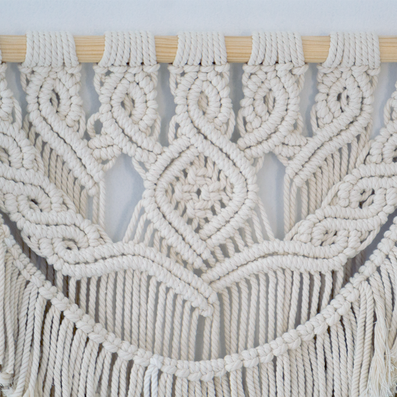 Tapiz de Macramé Grande Pindeli Poli Hecho a Mano, Modelo Abril Color Beige