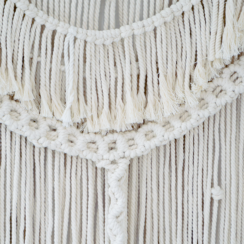 Tapiz de Macramé Grande Pindeli Poli Hecho a Mano, Modelo Abril Color Beige