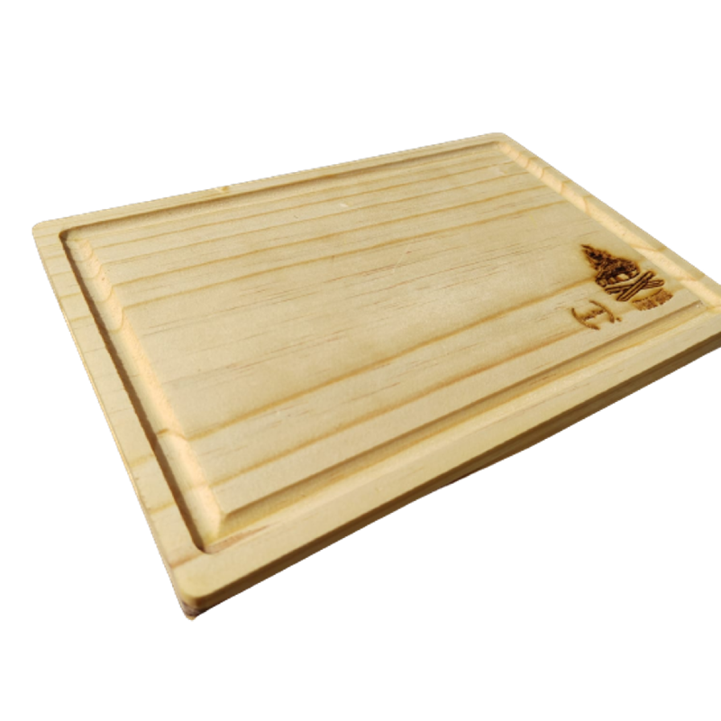 Tabla de madera para carnes tamaño 19 X 30 cm con grabado parrillero