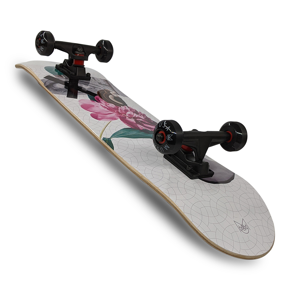 Patineta Profesional MUSA Collage Solo Pam Llantas Negras skate skateboard