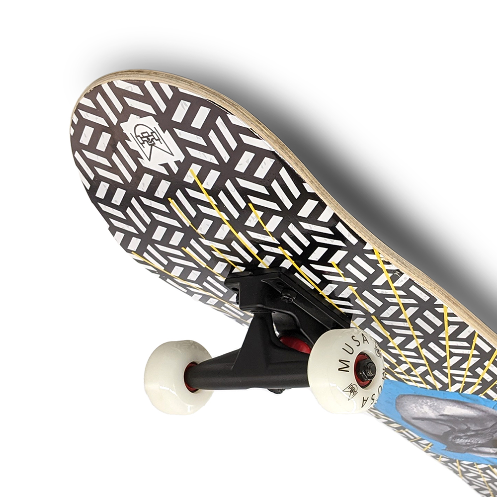 Patineta Profesional MUSA Labios Solo Pam Llantas Blancas skate skateboard