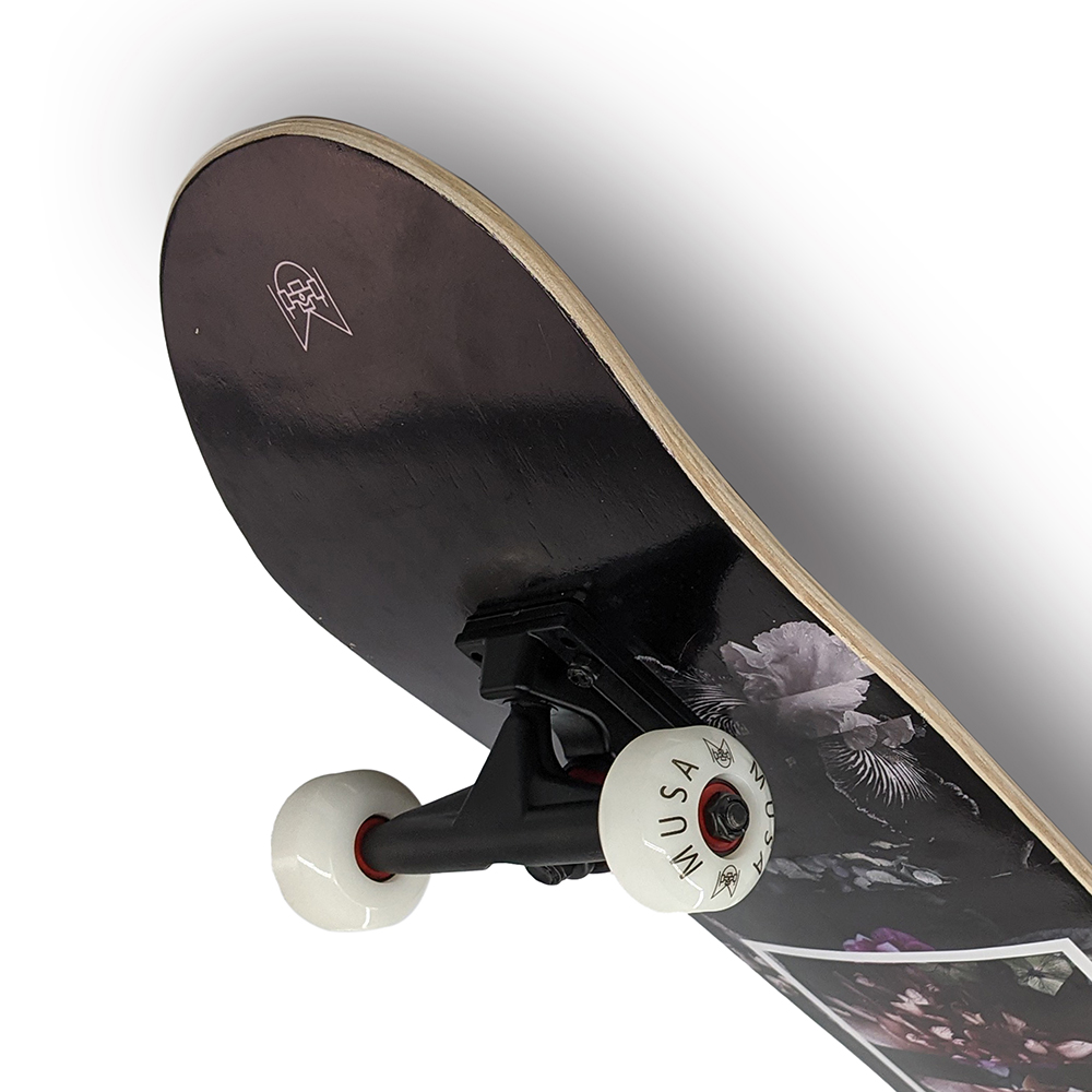 Patineta Profesional MUSA Negro Solo Pam Llantas Blancas skate skateboard