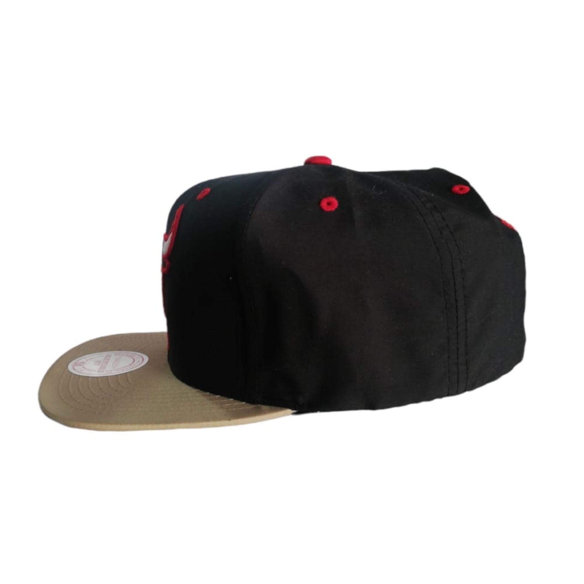 Gorra M&N Chicago Bulls Ajustable Negro Beige Original VE51Z5BULL
