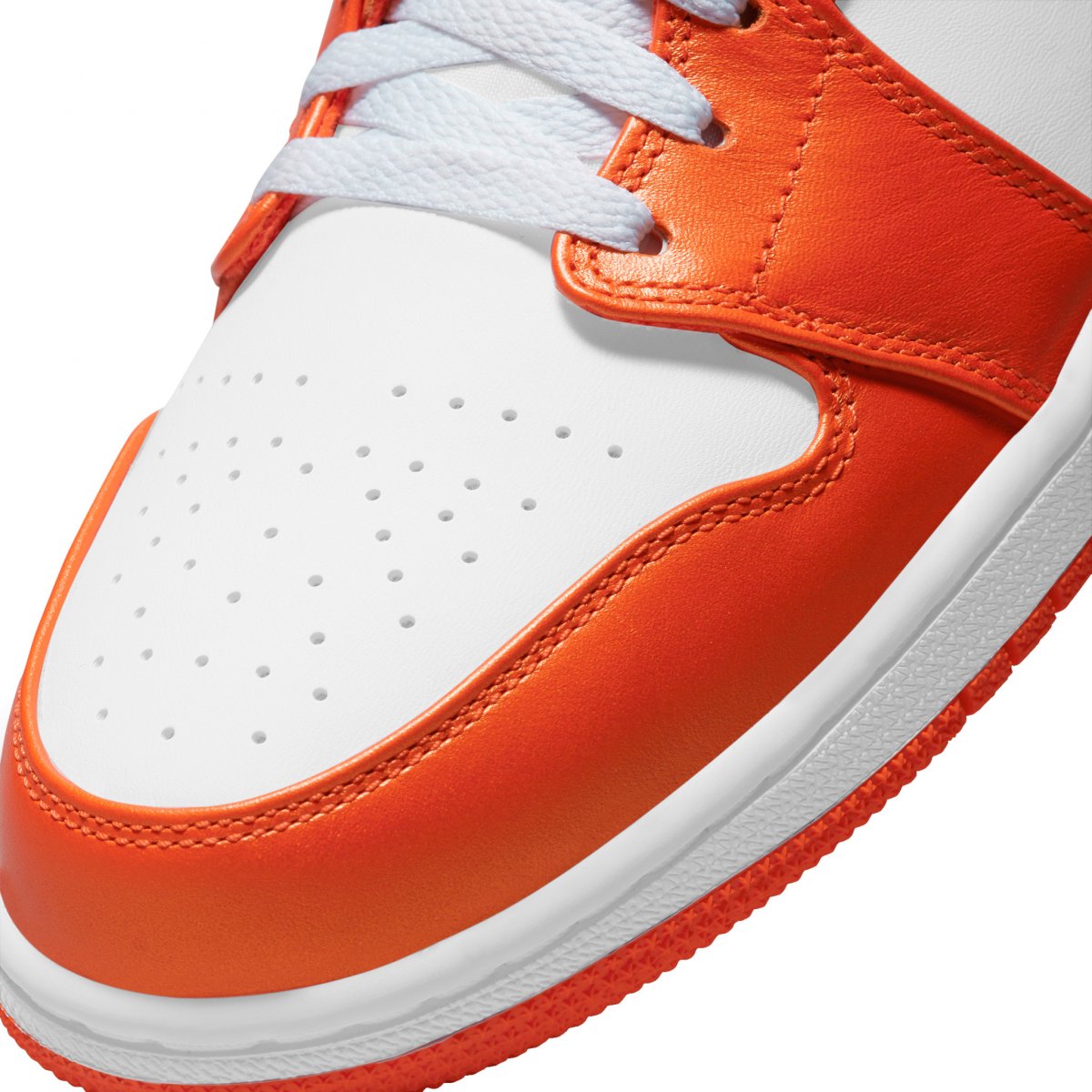 TENIS NIKE AIR JORDAN RETRO 1 MID METALLIC ORANGE