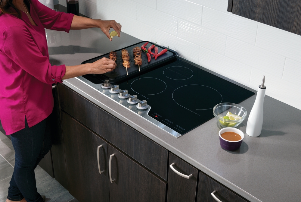 Parrilla Frigidaire eléctrica 5 quemadores Profesional Negra