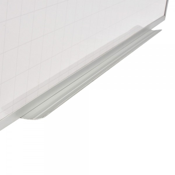 Pizarrón TecnoMöbel blanco de 60x40 con marco y portaplumón de aluminio anodizado, listo con accesorios para su montaje