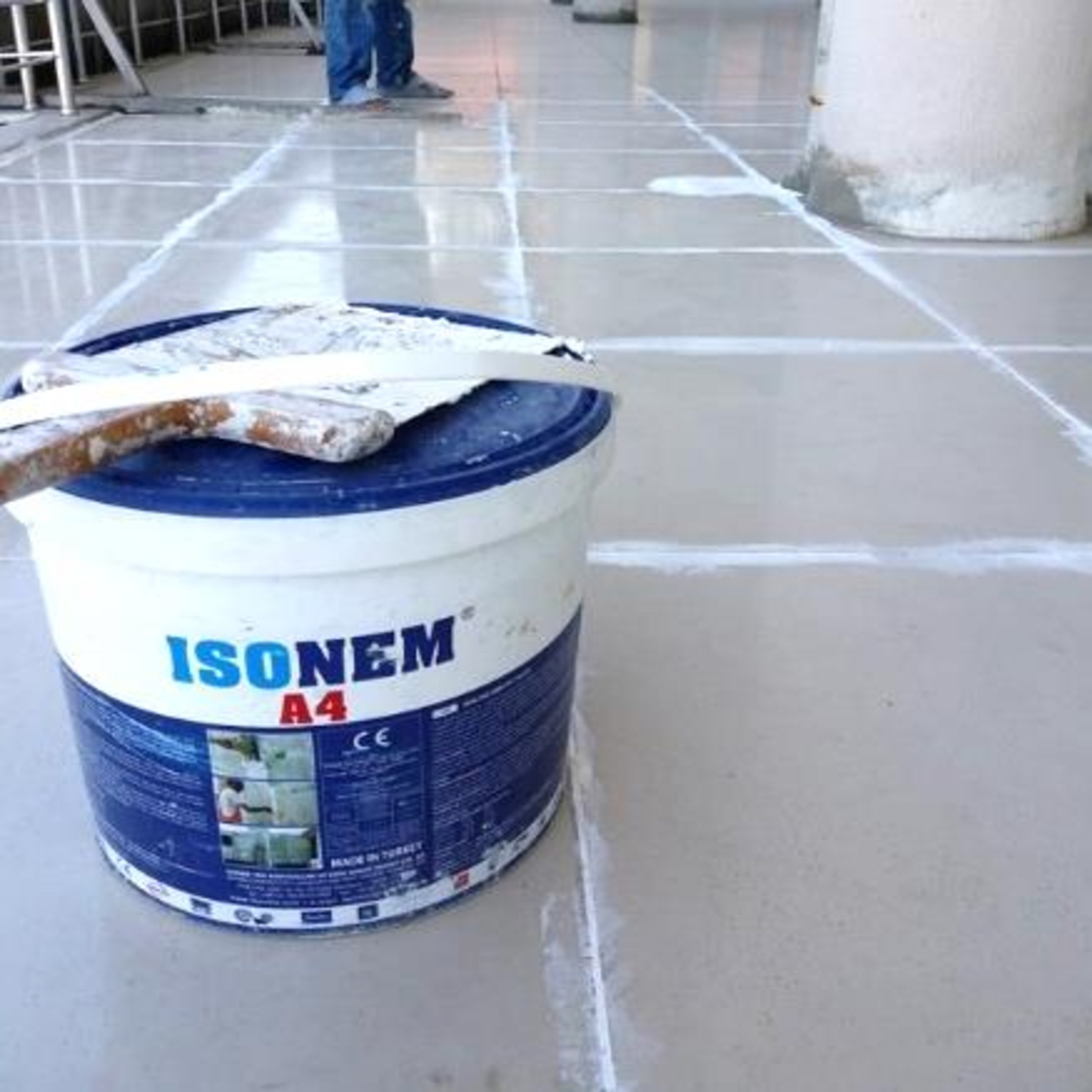 ISONEM A4 - Sellador de Relleno Elástico, Impermeable - 18 Kg