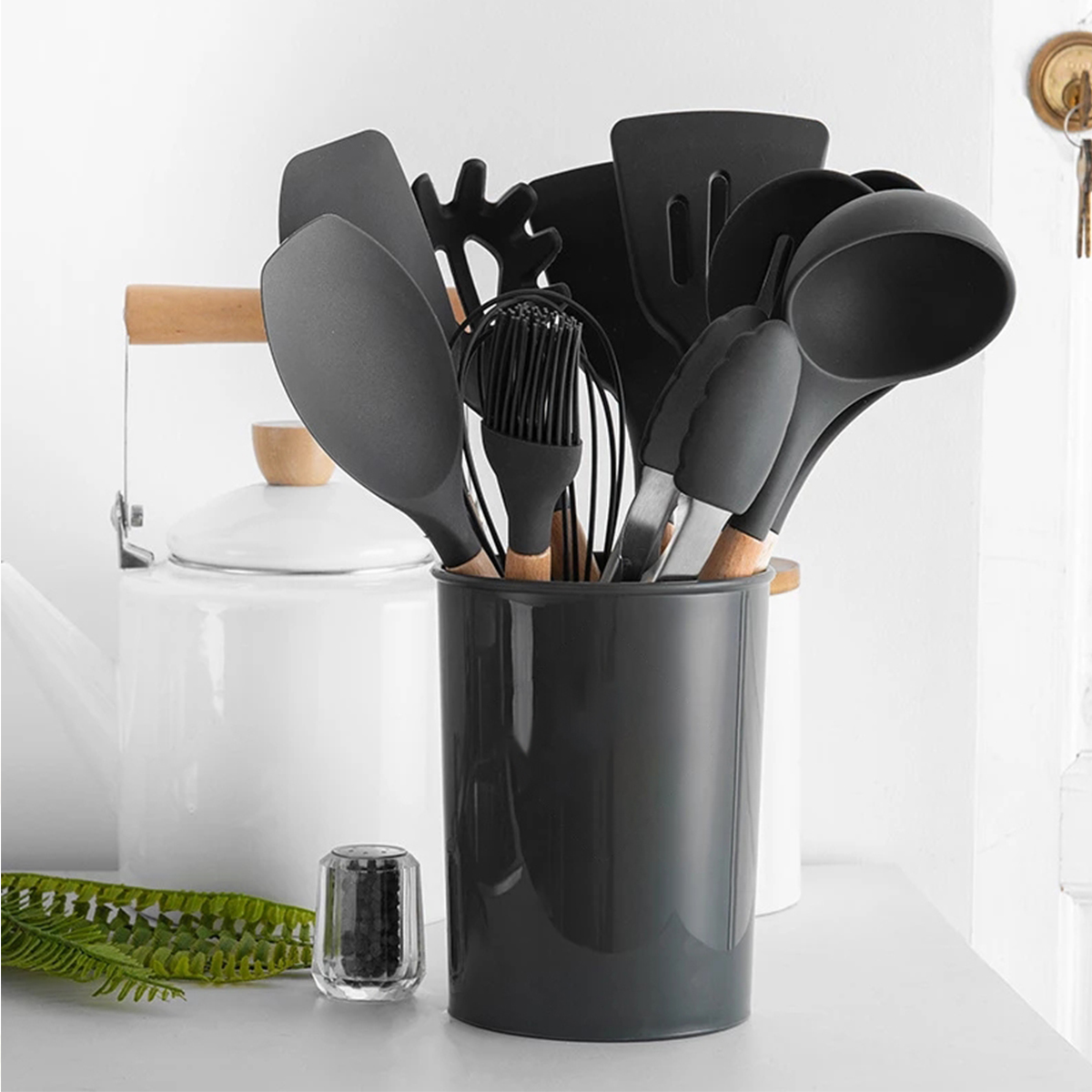Juego de Utensilios De Cocina 11 Piezas Estilo Nórdico con Mangos de Madera y Recubrimientos de Silicon 