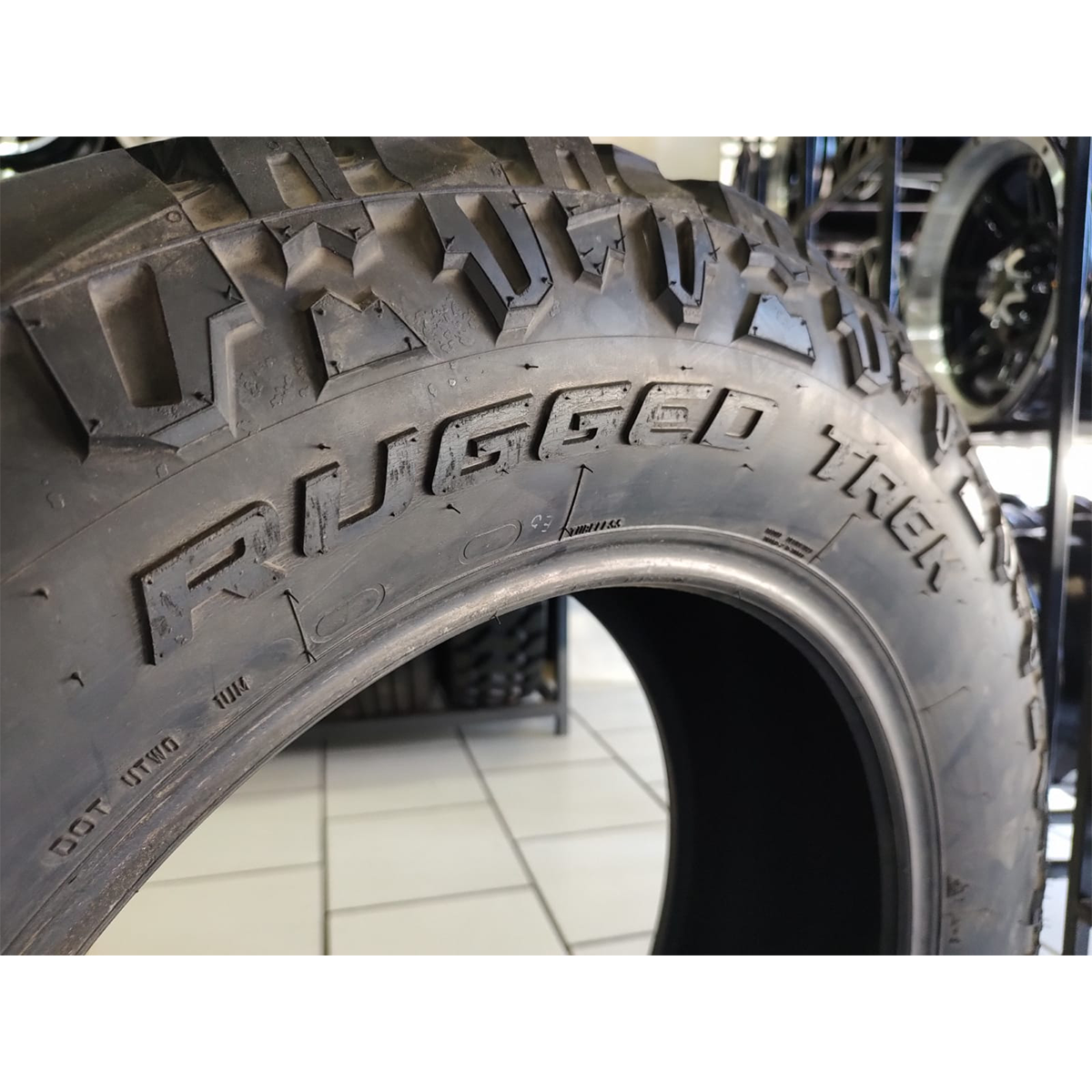 LLANTA 275/65R20 COOPER DISCOVERER RUGGED TREK LT 10C 126Q