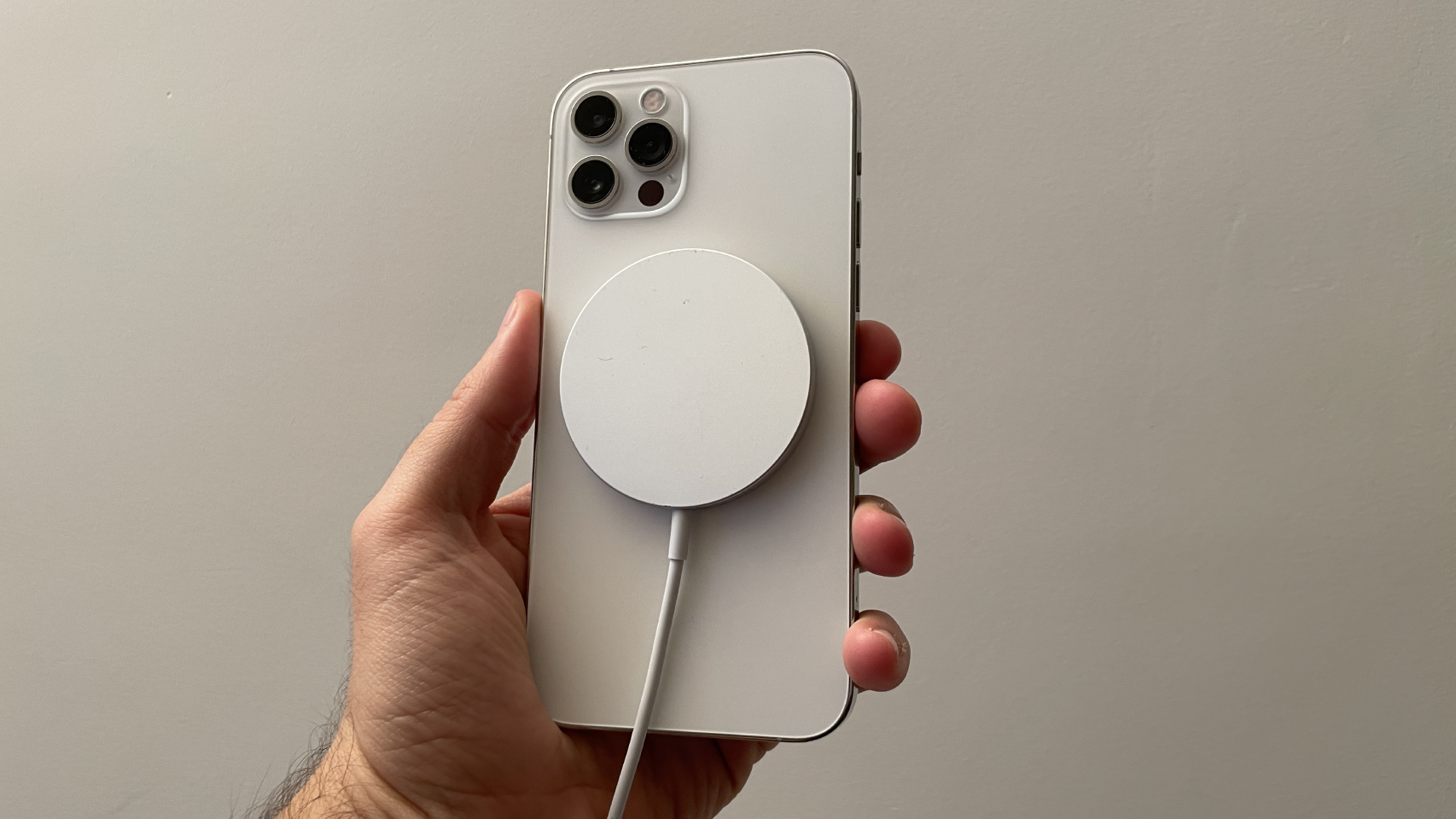 Cargador Inalámbrico MagSafe A2140