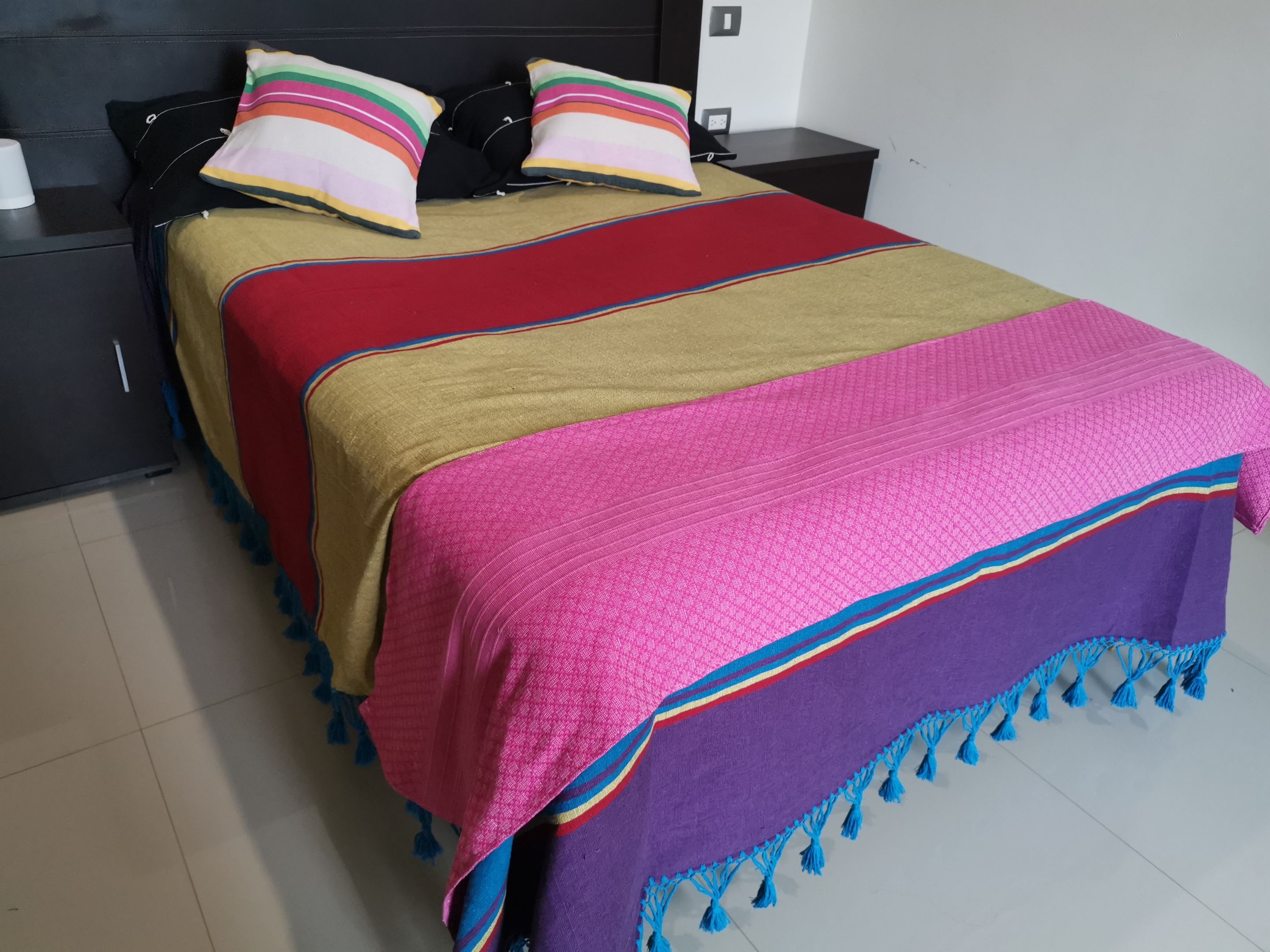 Kit Ropa de Cama Artesanal de Oaxaca Multicolor Tamaño  KING  SIZE