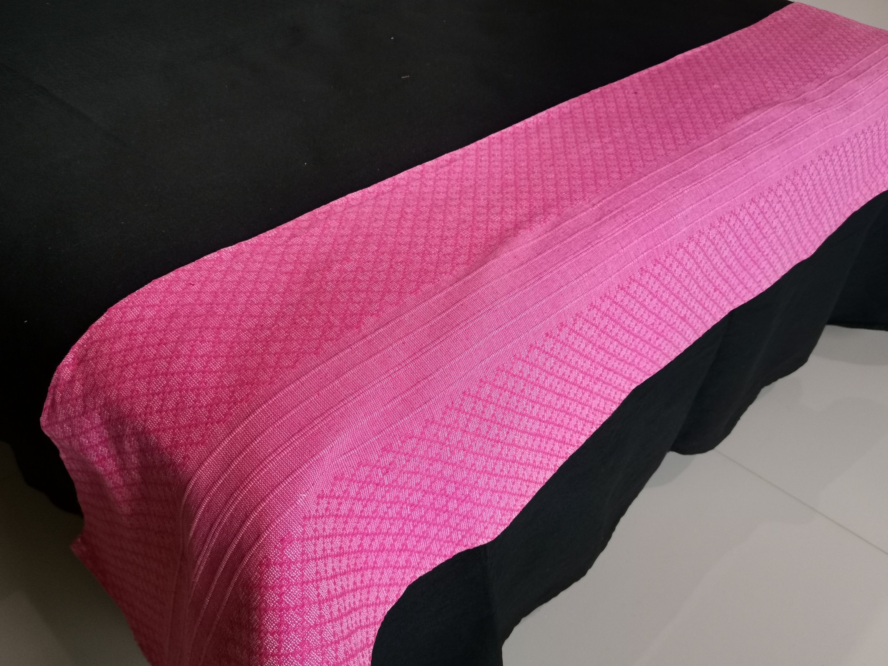 Colcha De Algodon de Oaxaca Negra Lisa con Par de Fundas, Cojin y Pie de Cama