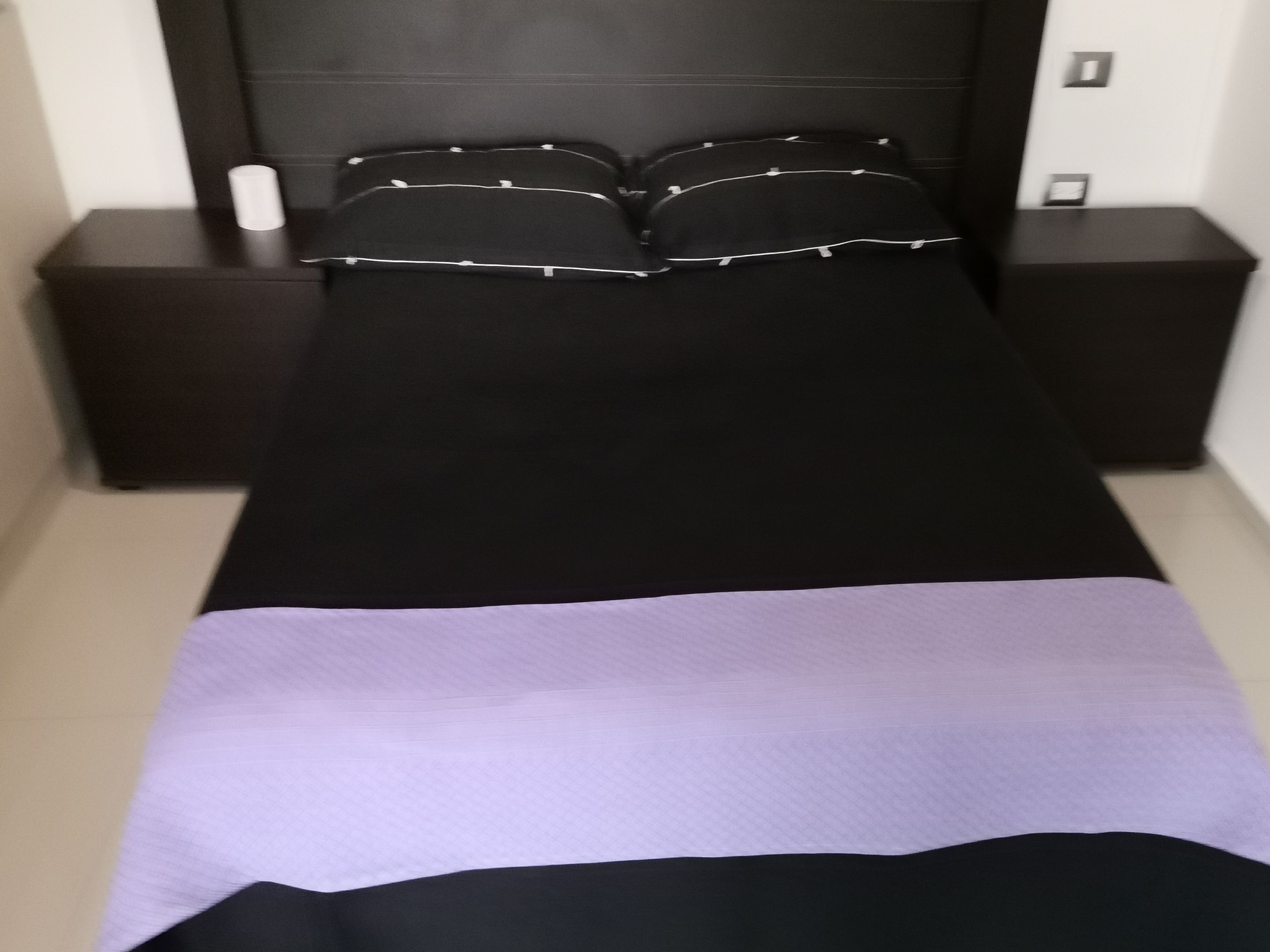 Colcha De Algodon de Oaxaca Negra Lisa con Par de Fundas, Cojin y Pie de Cama