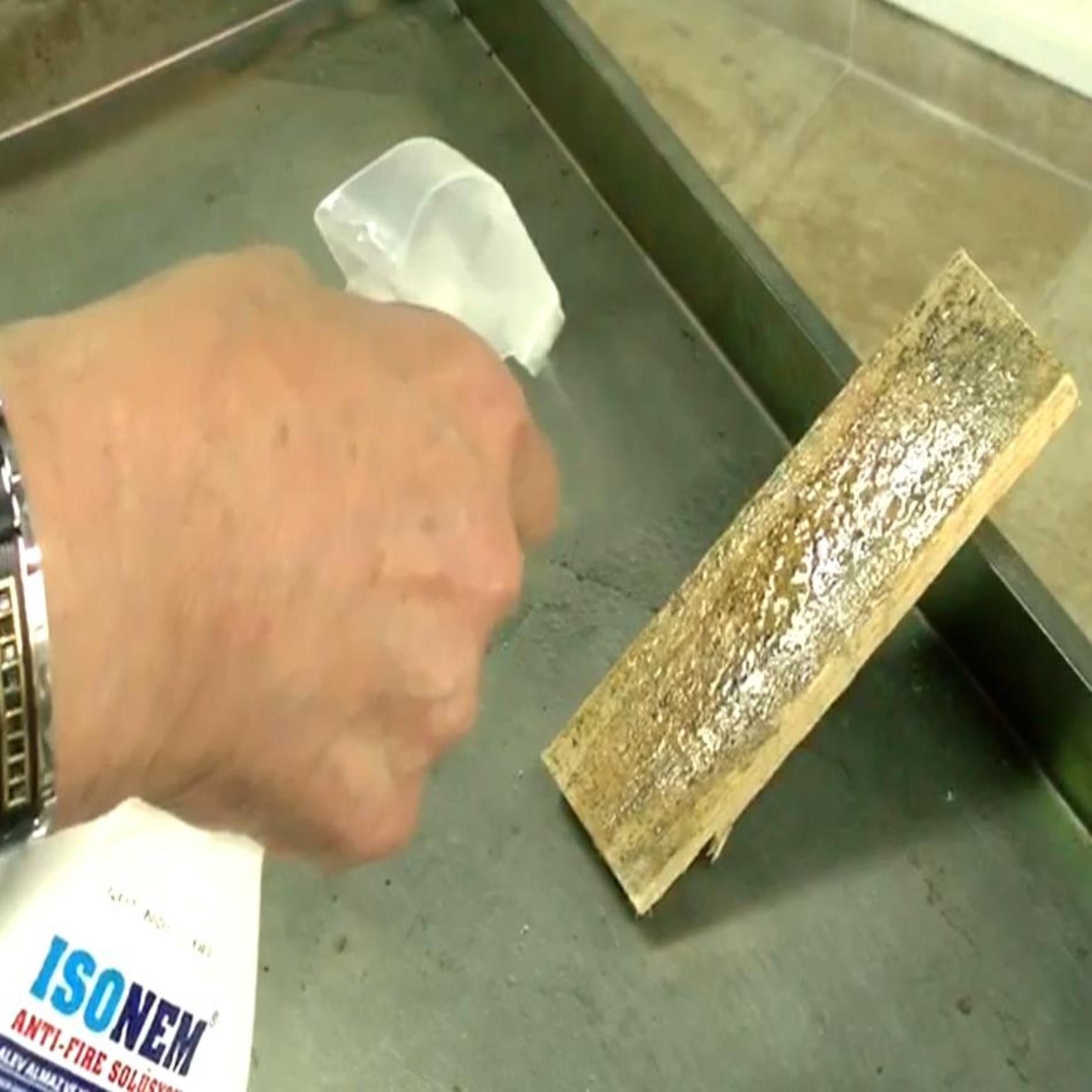 ISONEM ANTI FIRE SOLUTION - Solución no inflamable e ignífuga - 0.5 L.